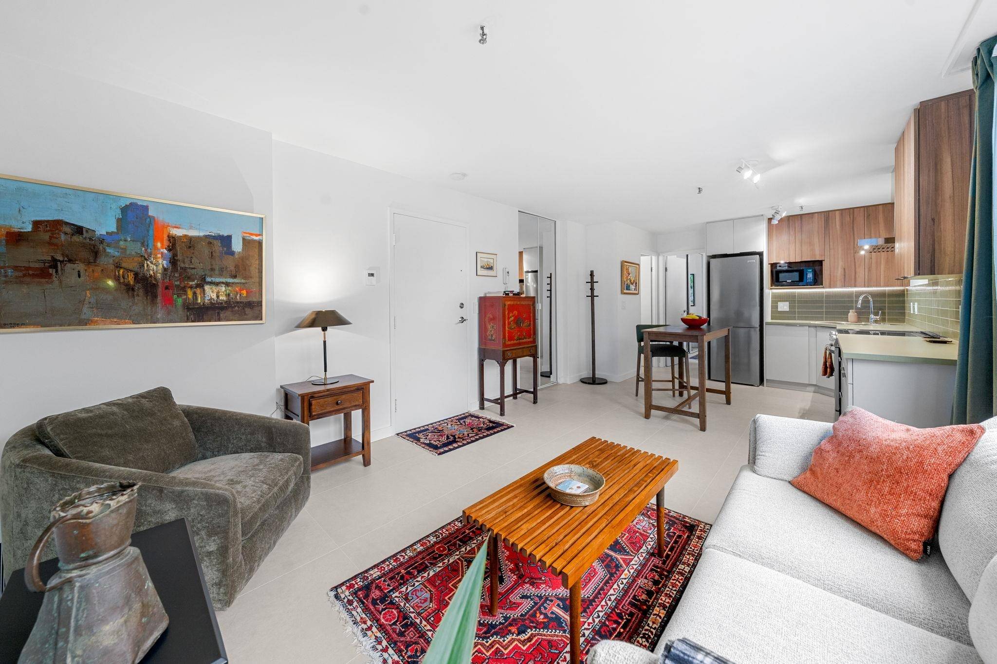 West Vancouver, BC V7T 2W1,460 14th ST #101A