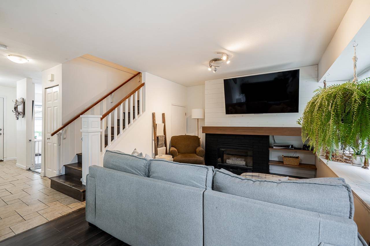 Maple Ridge, BC V4R 2C3,12099 237 ST #30