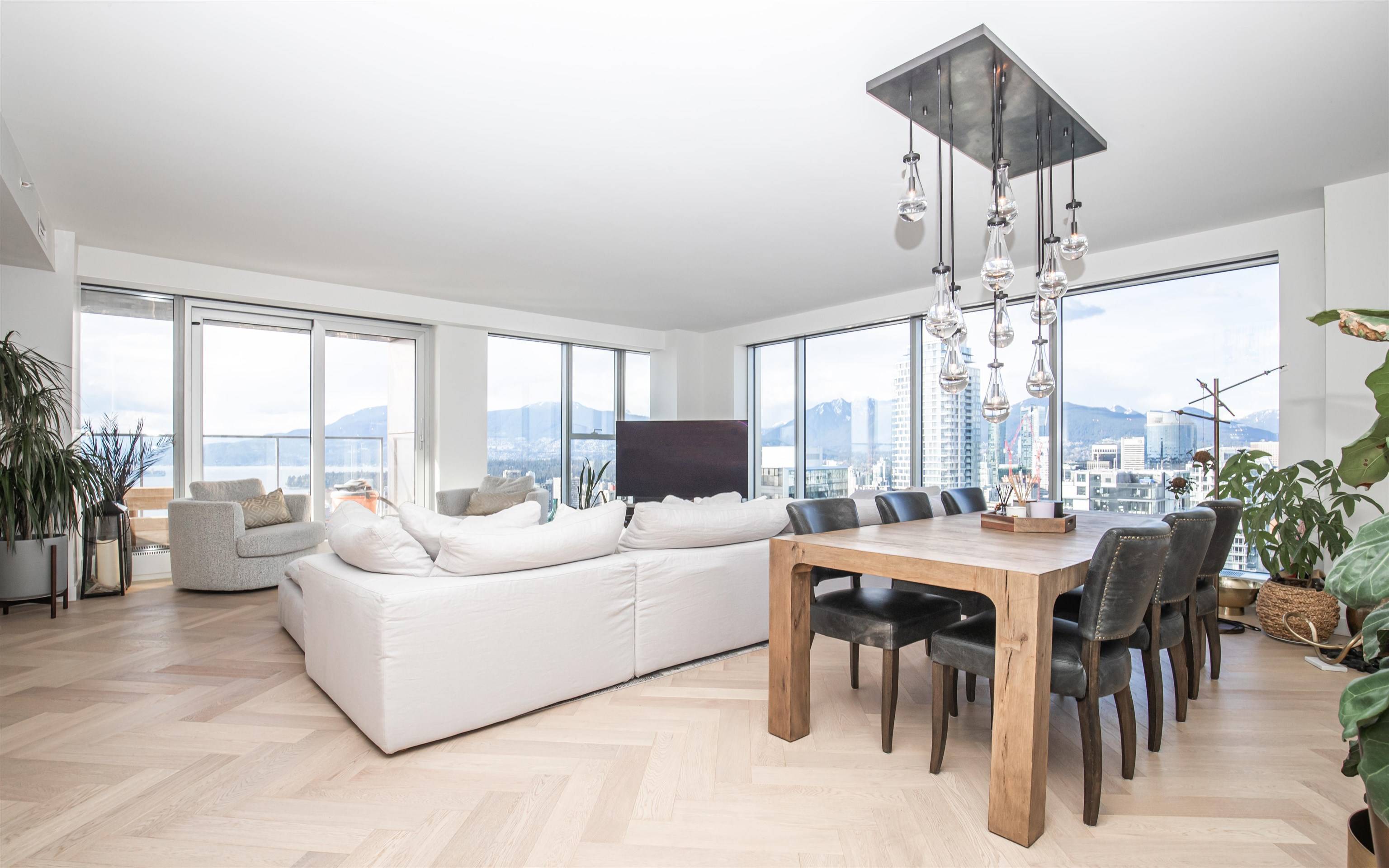 Vancouver, BC V6Z 0G5,1480 Howe ST #5203
