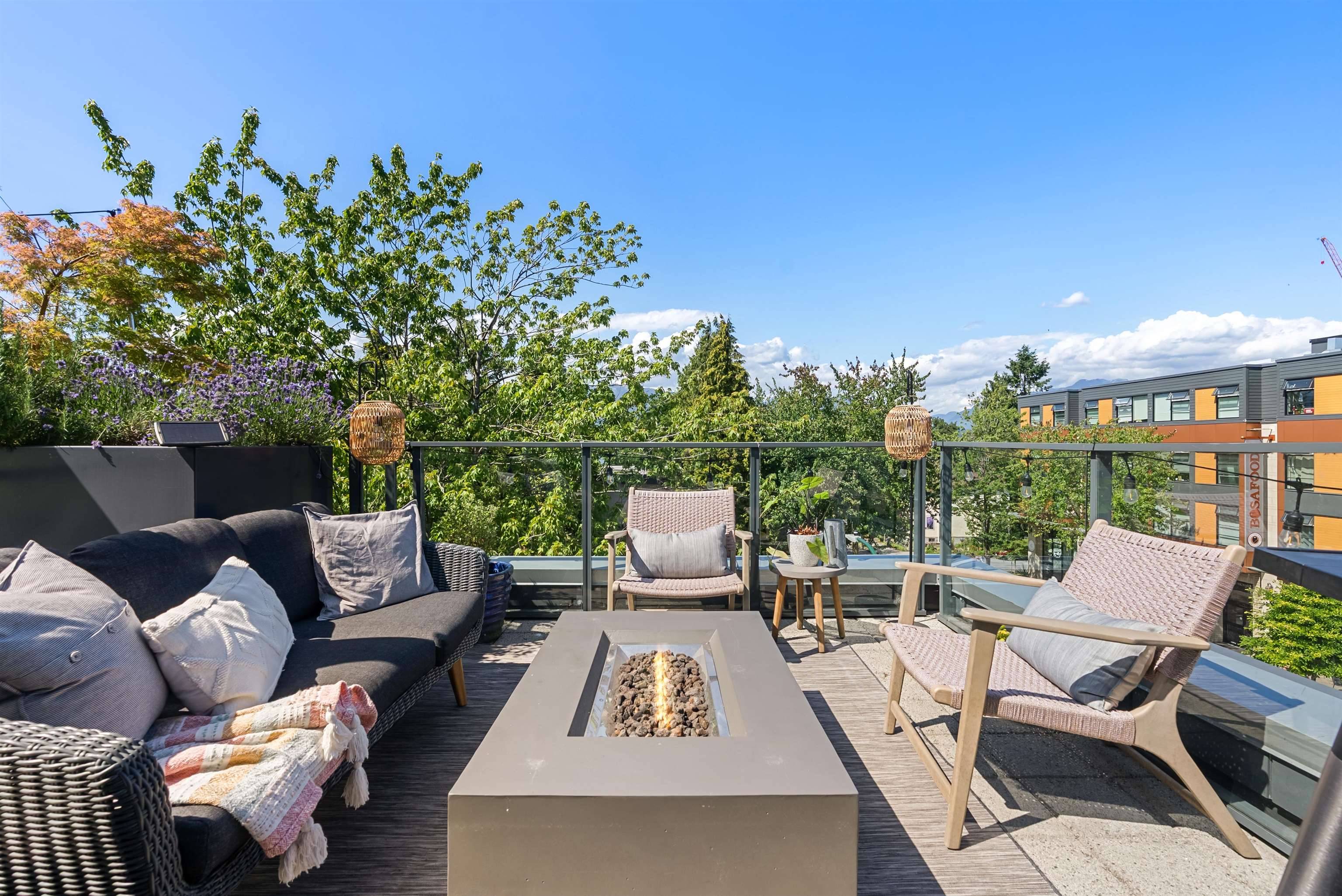 Vancouver, BC V5L 0C3,621 Victoria DR