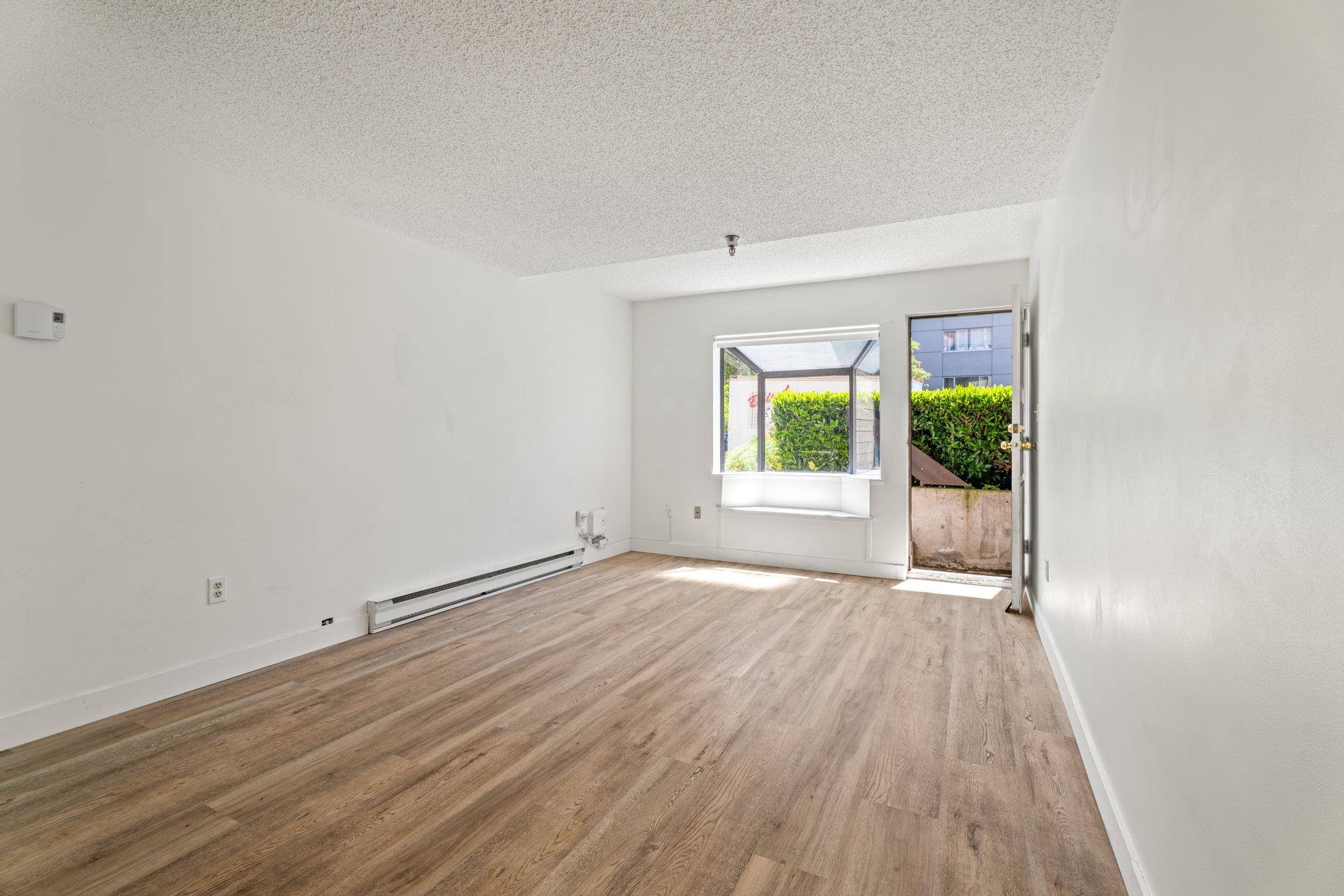 West Vancouver, BC V7T 3W9,1363 Clyde AVE #122
