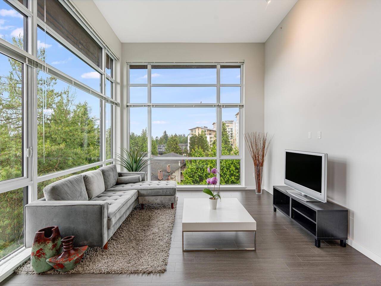 North Vancouver, BC V7J 0C1,2651 Library LN #401