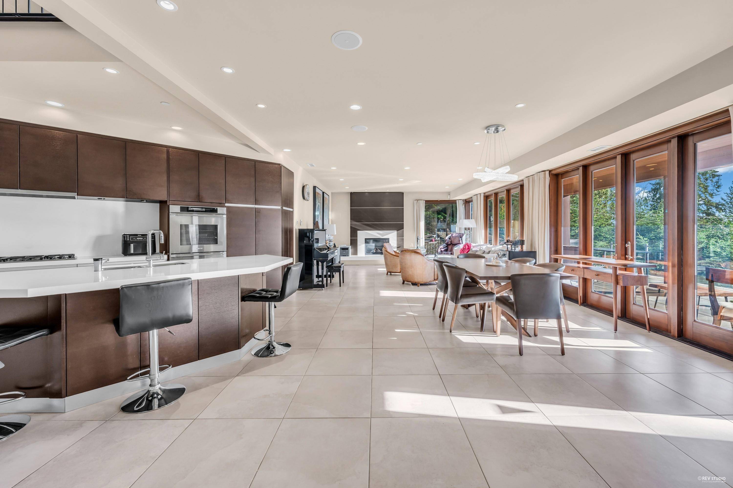 West Vancouver, BC V7W 1G5,4742 Caulfeild DR