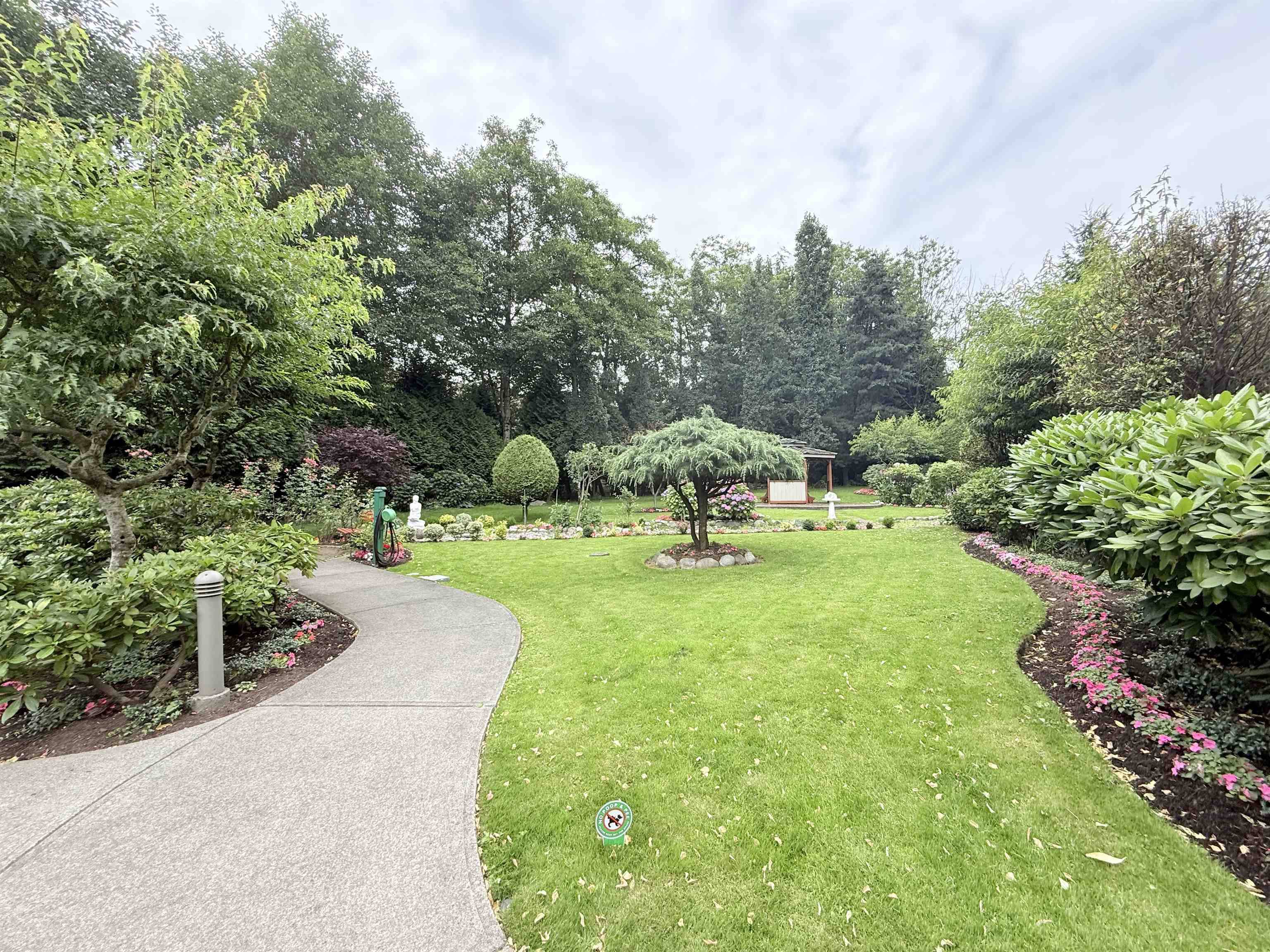 Burnaby, BC V5C 6P2,4425 Halifax ST #1305