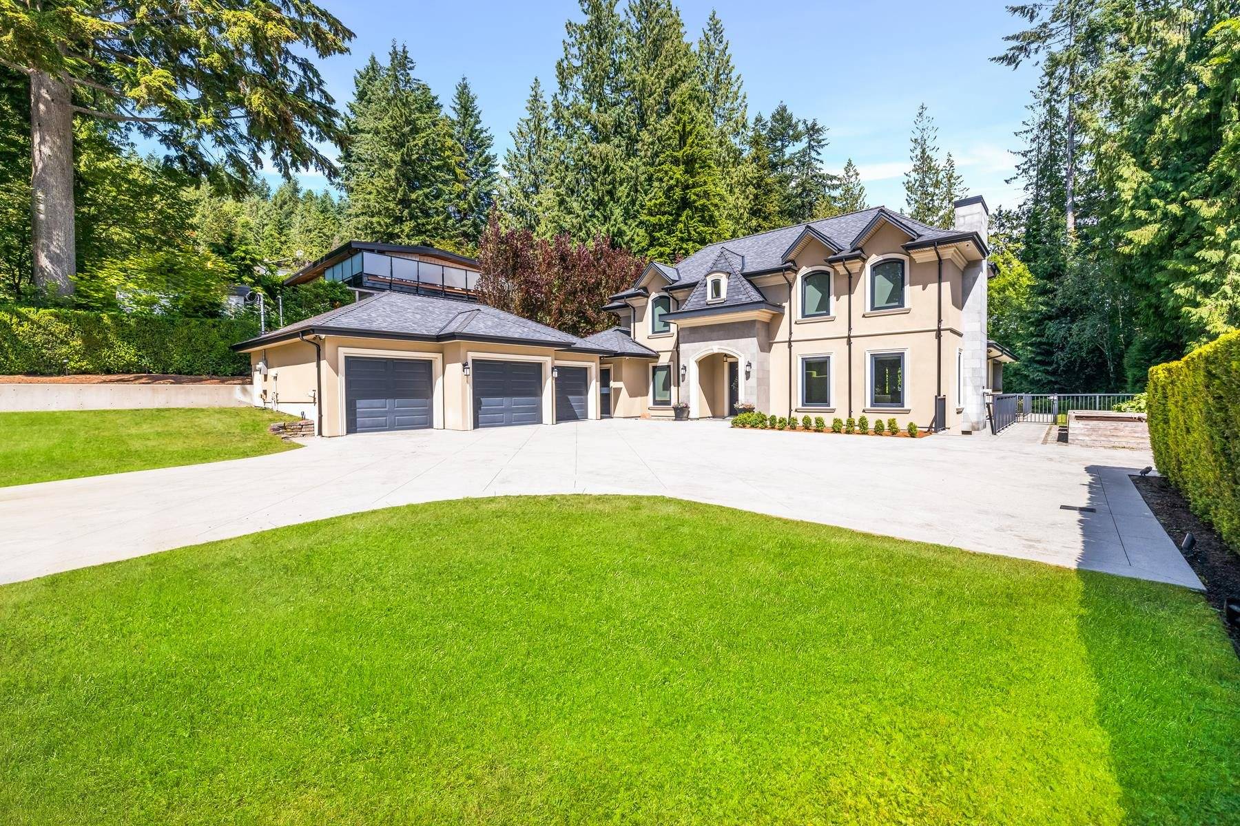 North Vancouver, BC V7N 1Y1,3850 St. Marys AVE