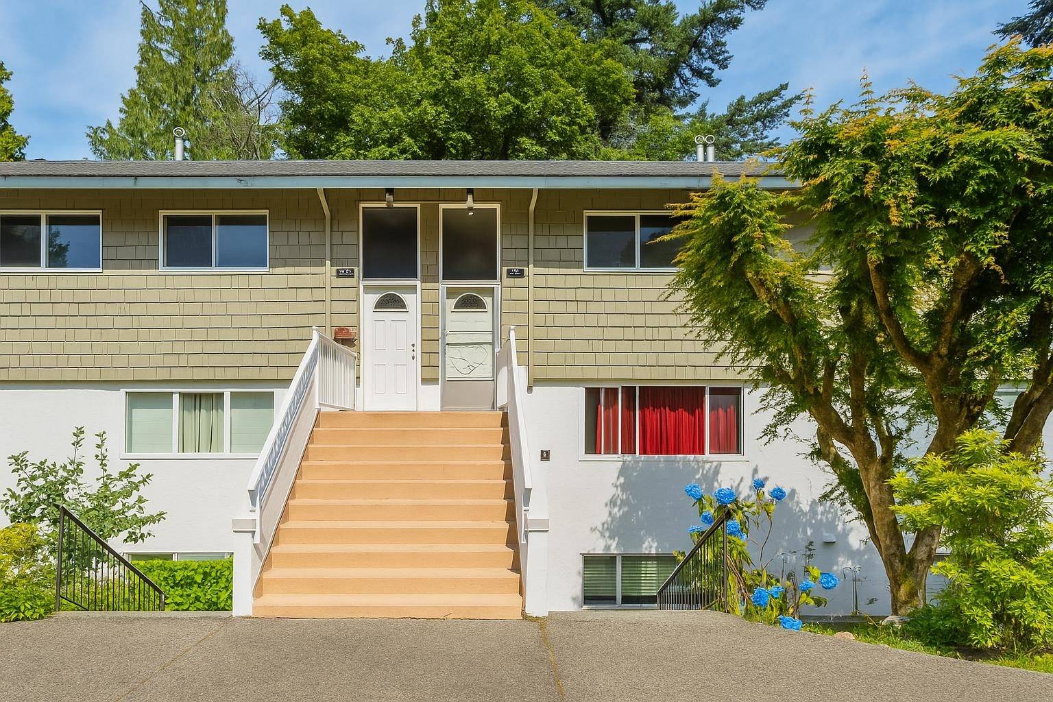 Port Moody, BC V3H 1N6,1134 Chateau PL