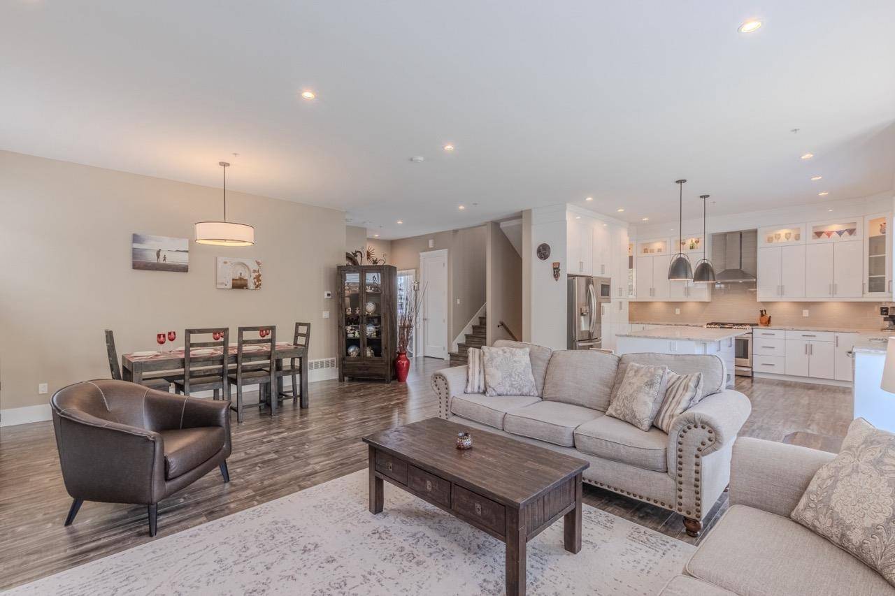 Maple Ridge, BC V2W 0K3,10556 Mcveety ST