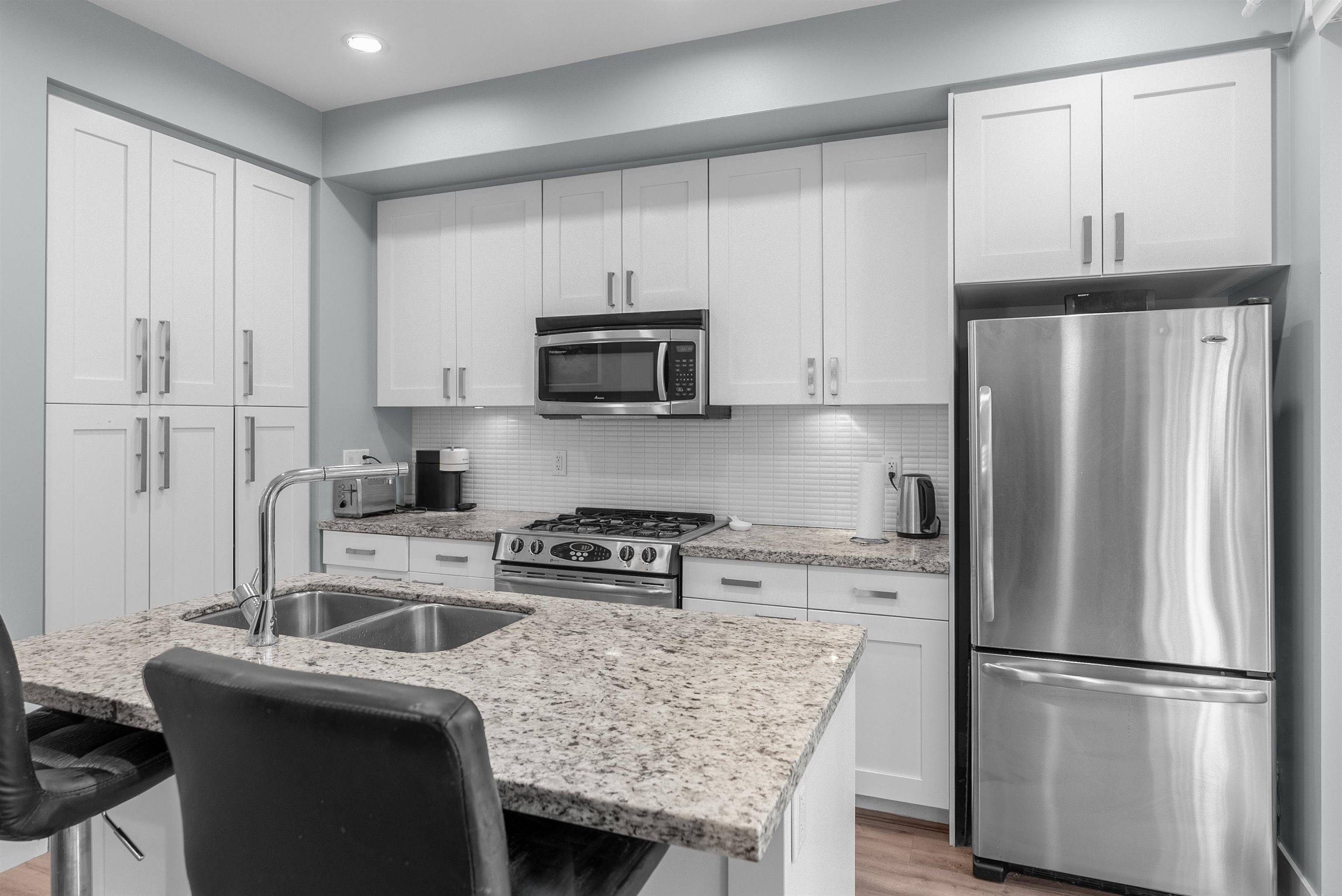 Surrey, BC V3Z 7Y6,2501 161a ST #114