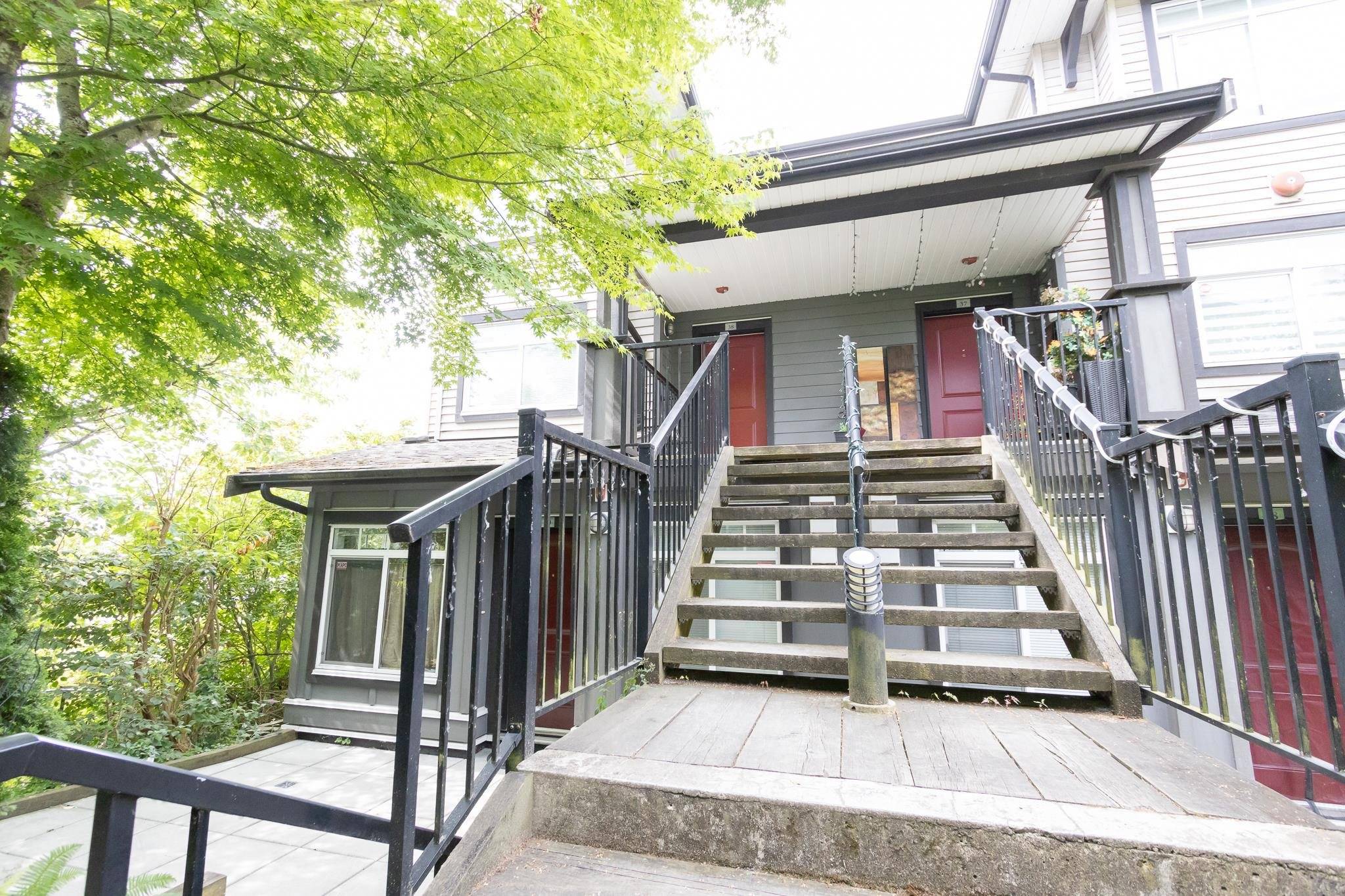 Burnaby, BC V3N 0C2,7428 14th AVE #38