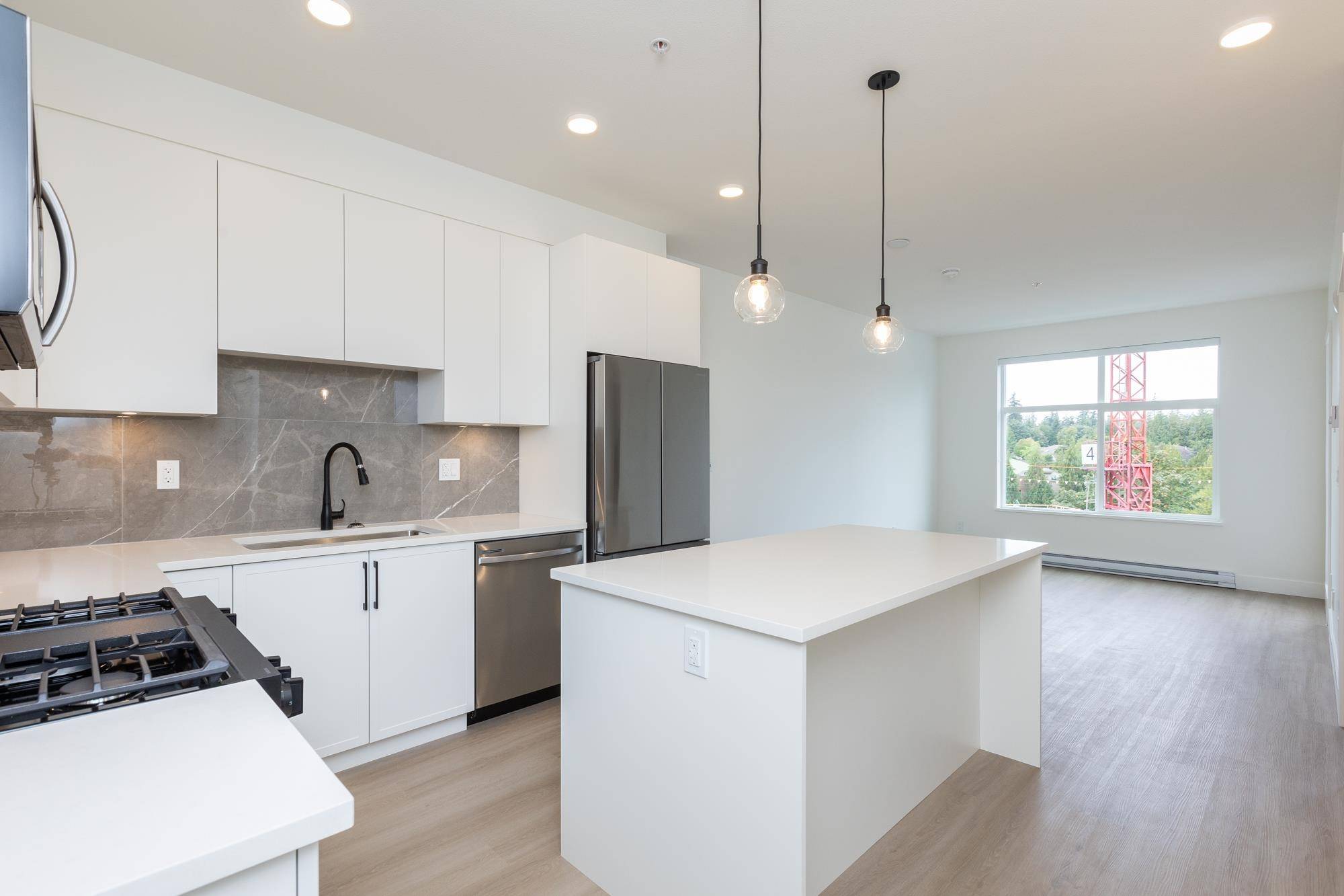 Surrey, BC V4P 0H4,3528 146a ST #518