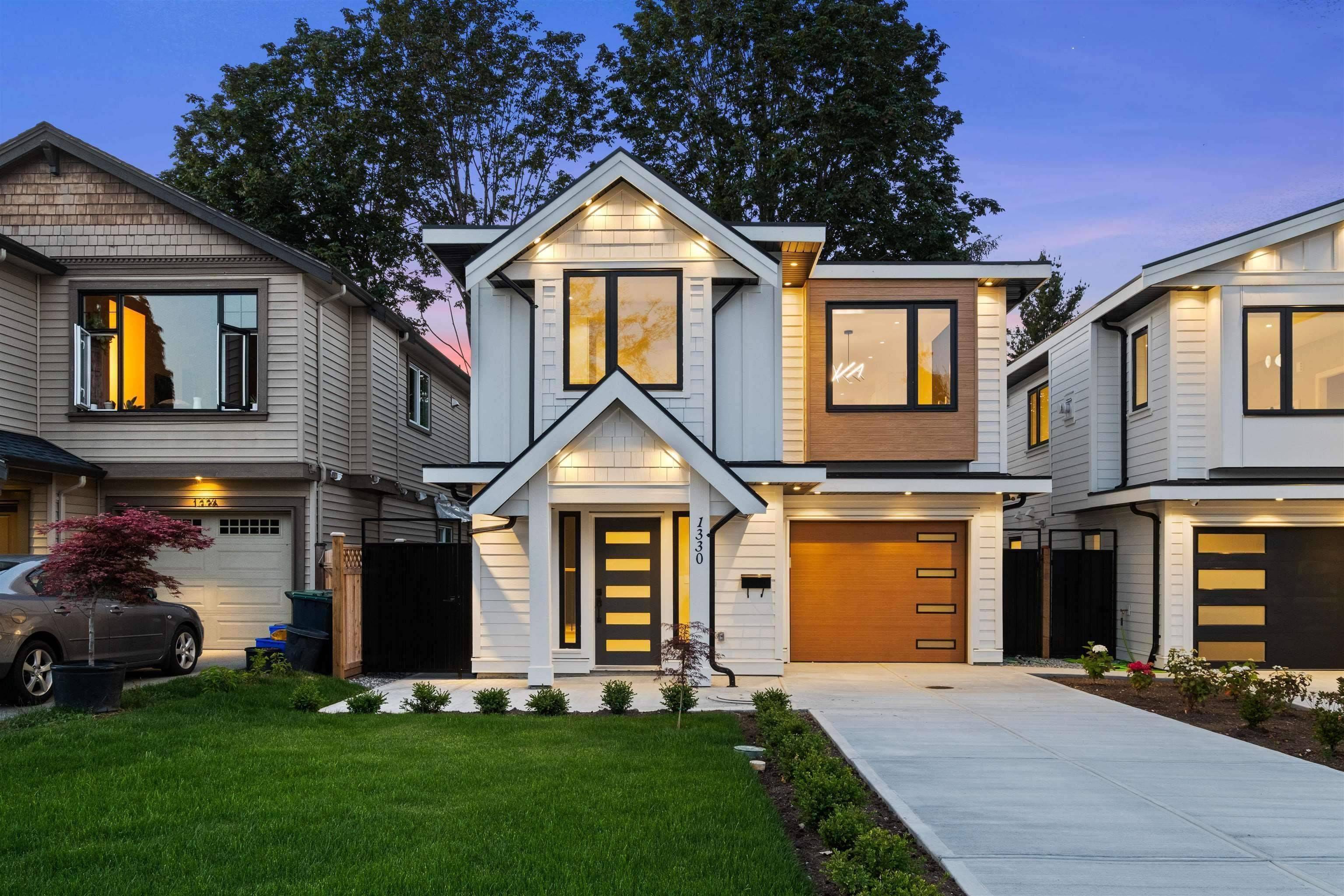 North Vancouver, BC V7P 1N2,1330 W 15th ST