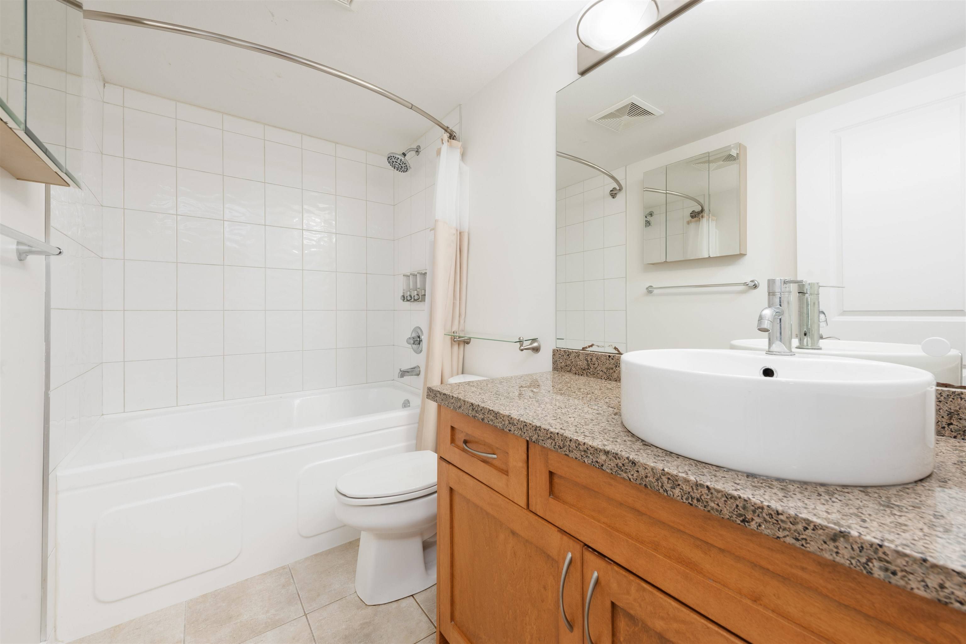 Port Coquitlam, BC V3C 1Y7,2373 Atkins AVE #303