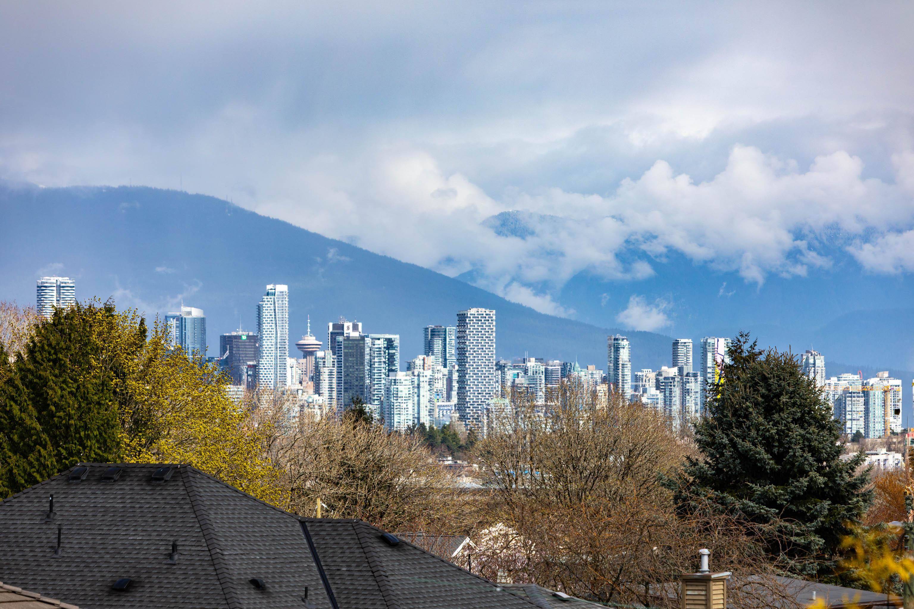 Vancouver, BC V6S 1J5,3727 W 22nd AVE
