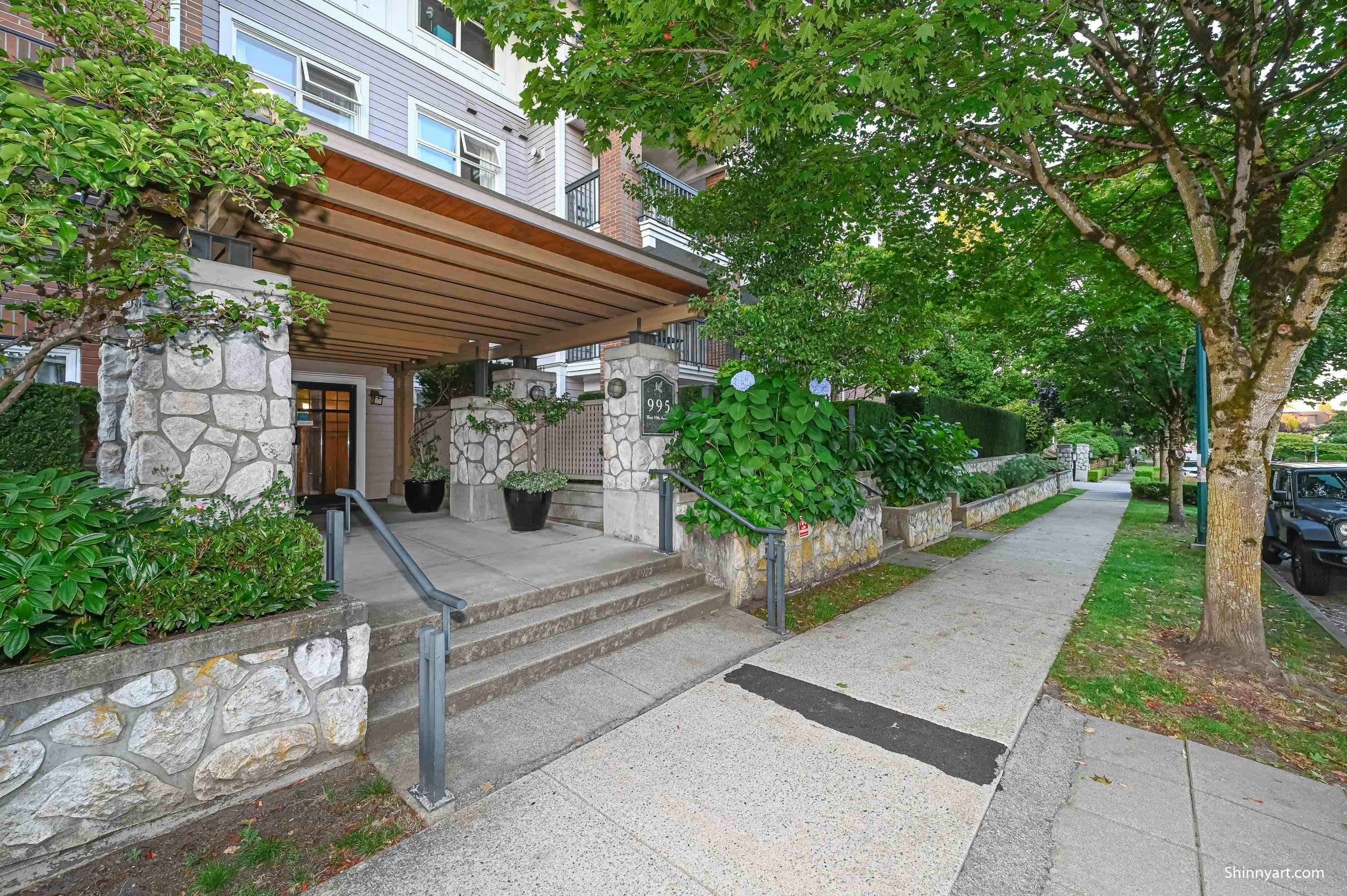 Vancouver, BC V6P 6Z2,995 W 59th AVE #401