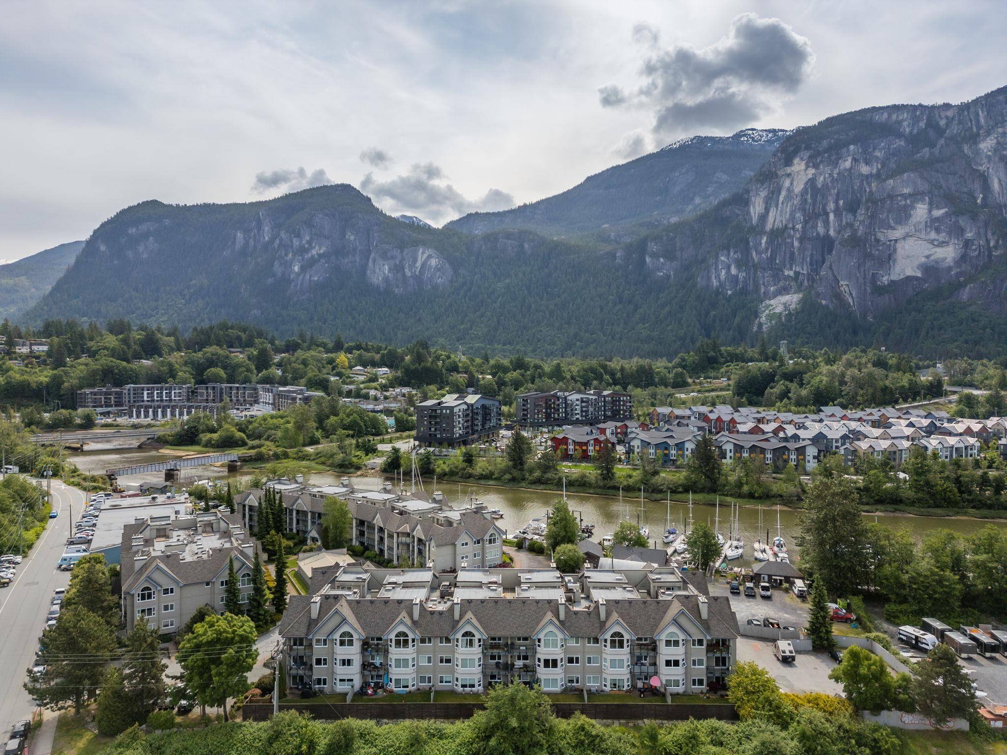 Squamish, BC V8B 0K1,1466 Pemberton AVE #312