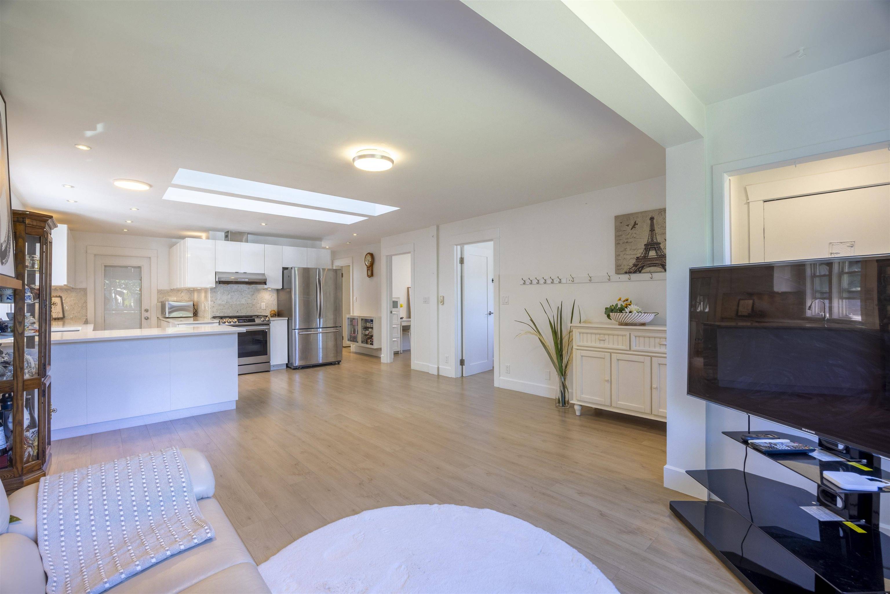 Burnaby, BC V5B 4H7,931 Sperling AVE