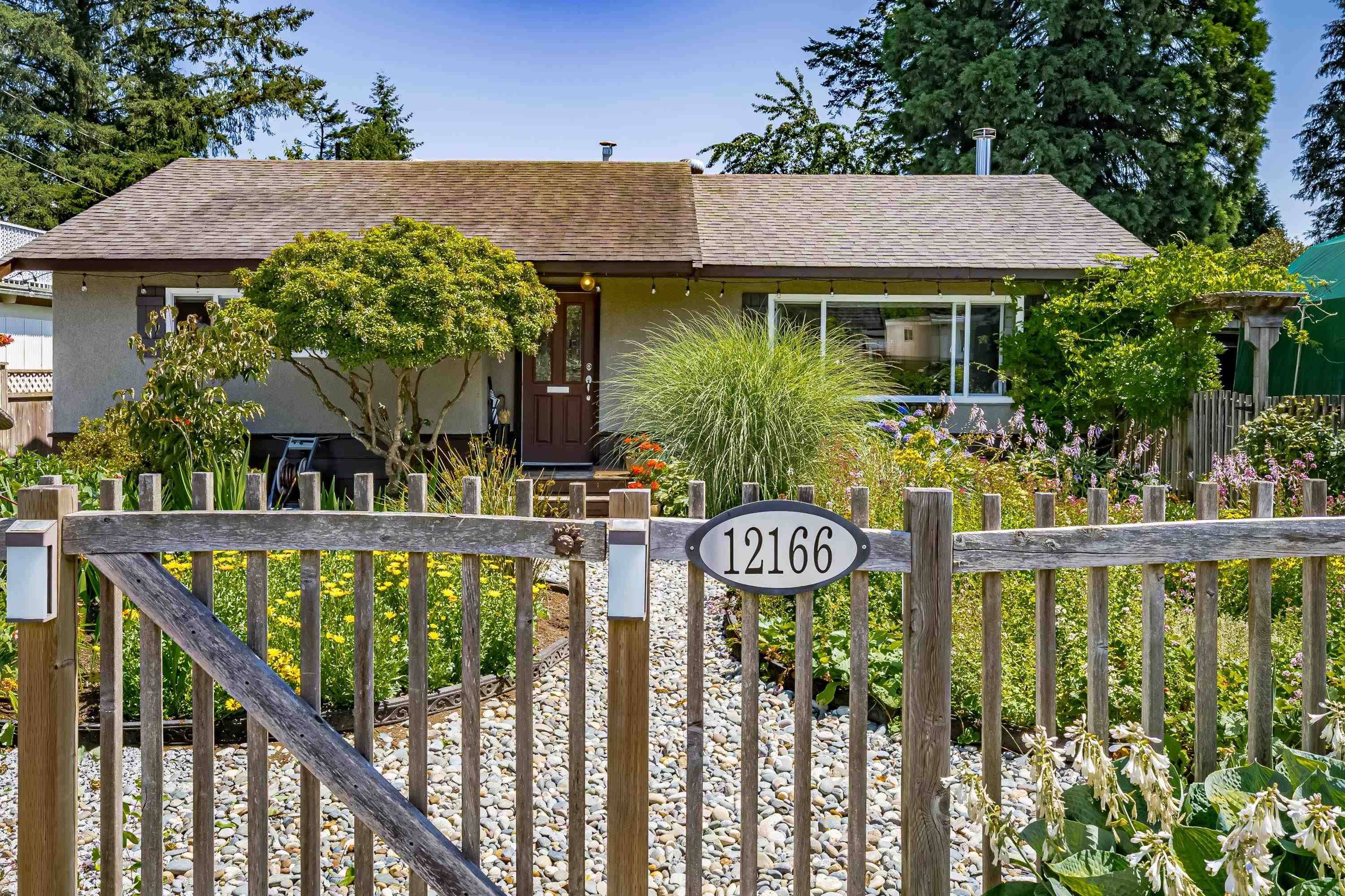 Maple Ridge, BC V2X 5R5,12166 220 ST