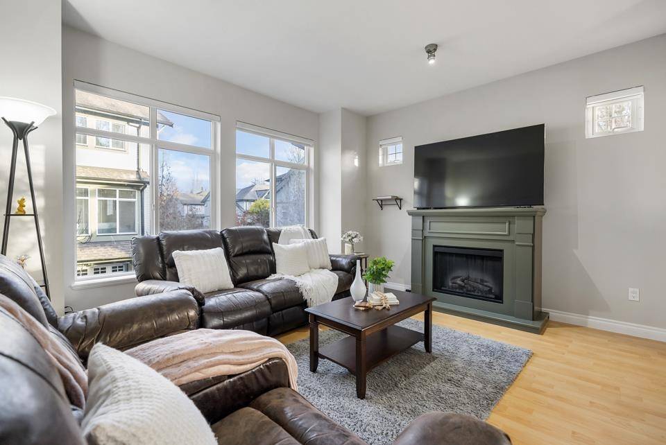 Surrey, BC V4N 0A8,8726 159 ST #1