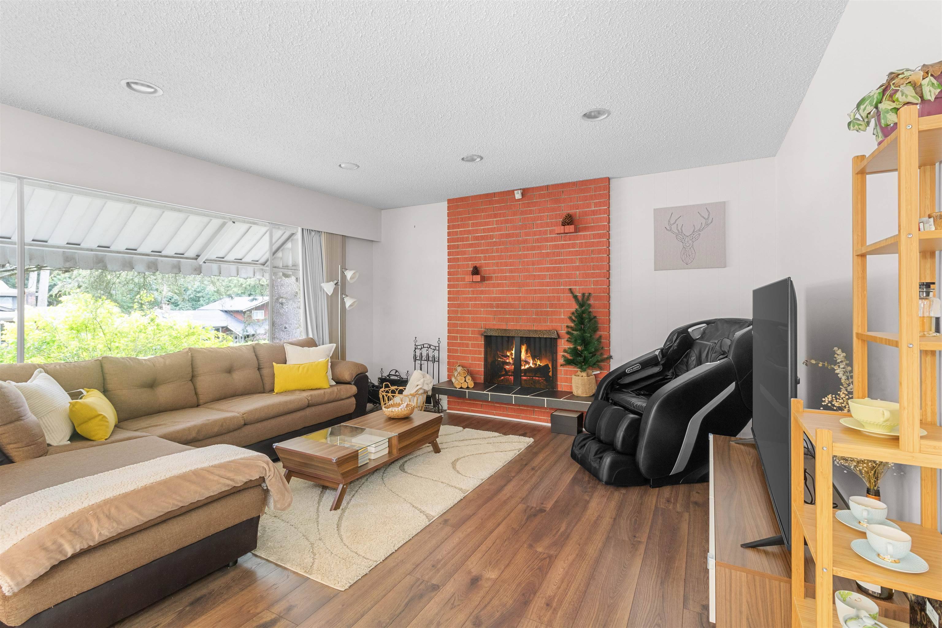 Surrey, BC V3T 4Z7,10232 142a ST
