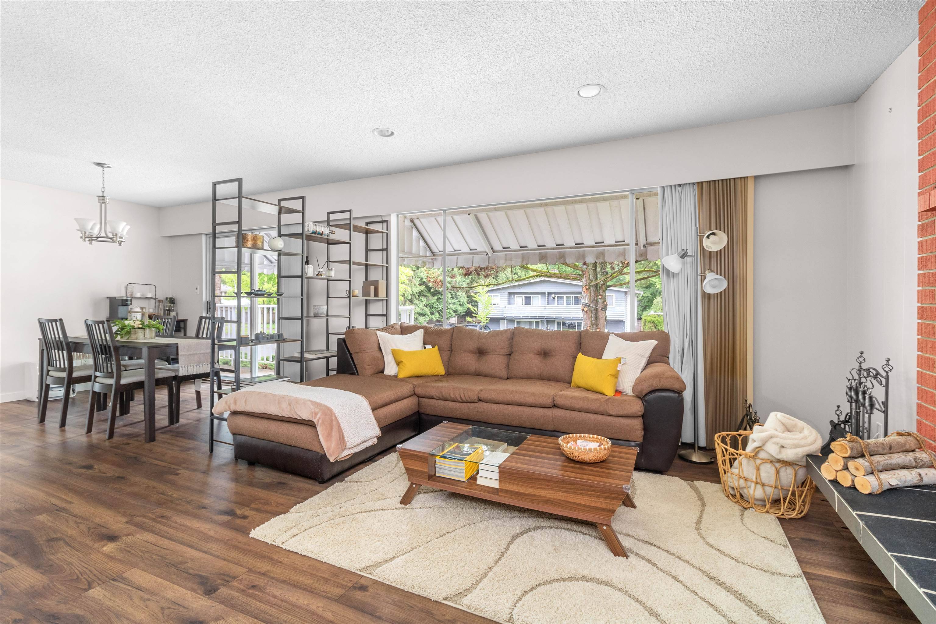 Surrey, BC V3T 4Z7,10232 142a ST