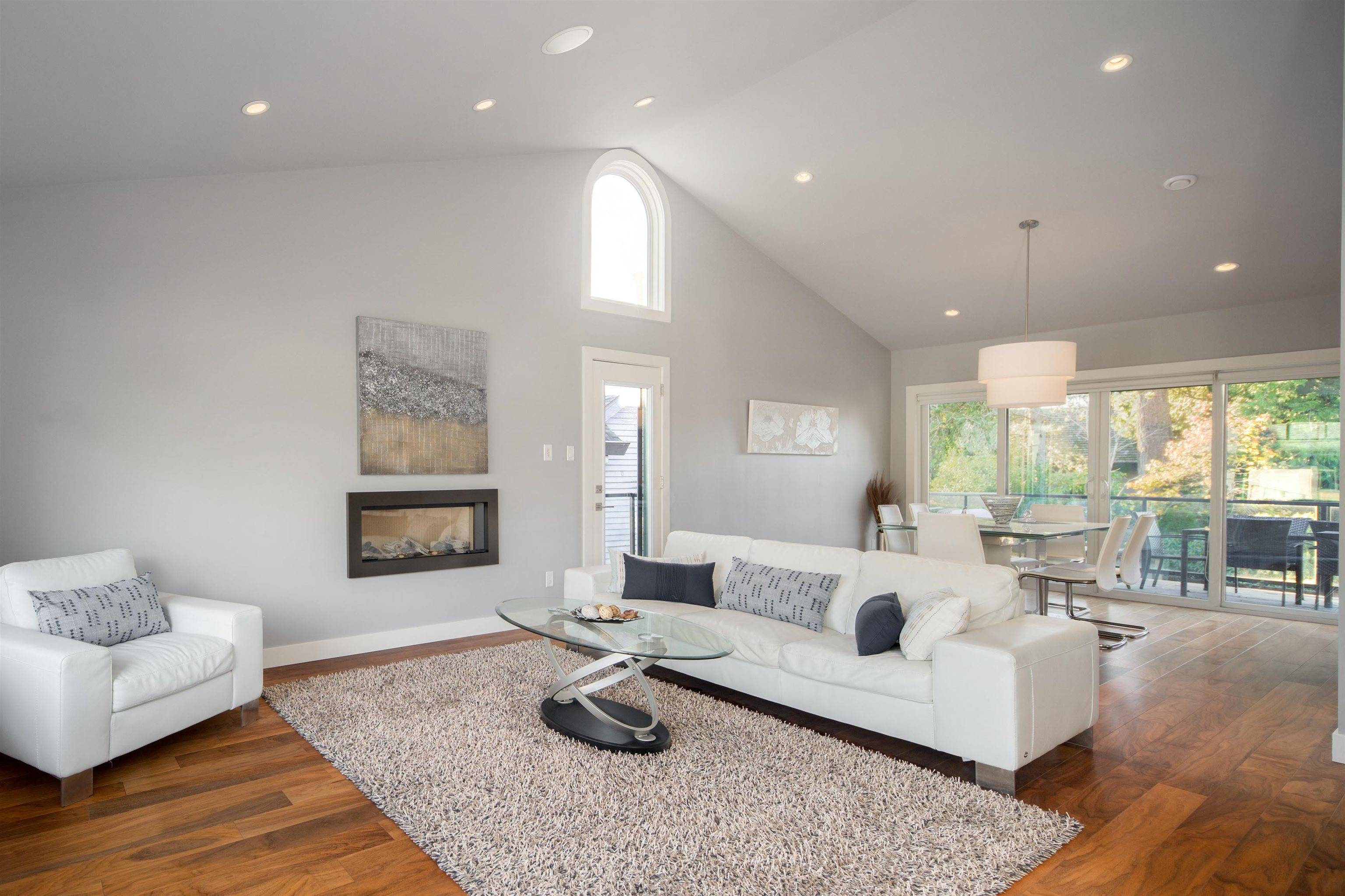 West Vancouver, BC V7W 2Y3,4786 Meadfeild CT
