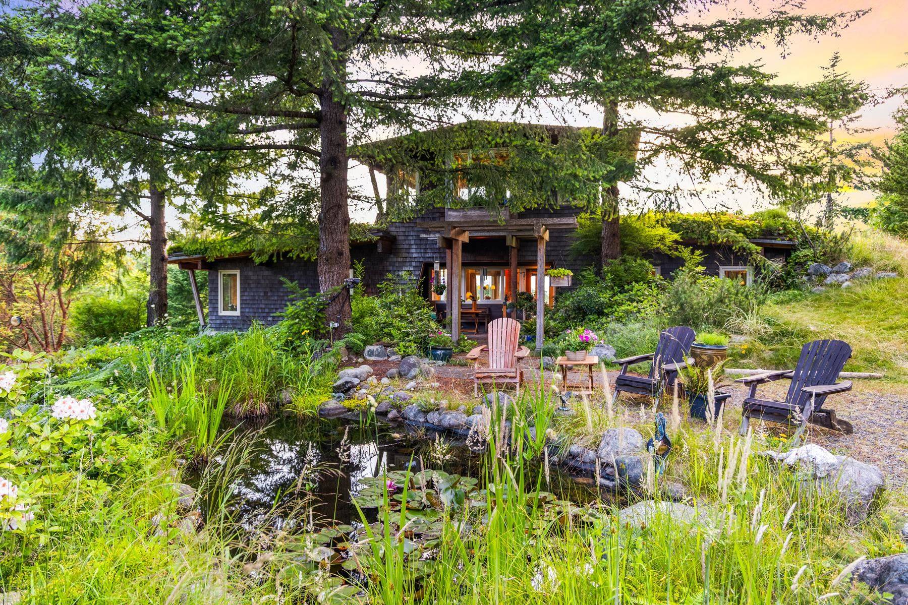 Bowen Island, BC V0N 1G2,1301 Sunset RD