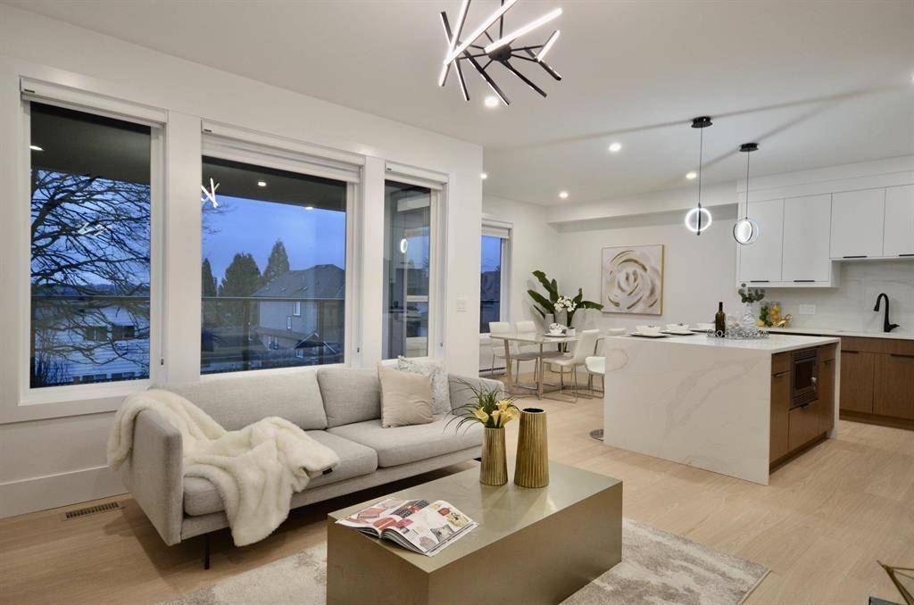 Coquitlam, BC V3K 2N6,942 Stewart AVE #104