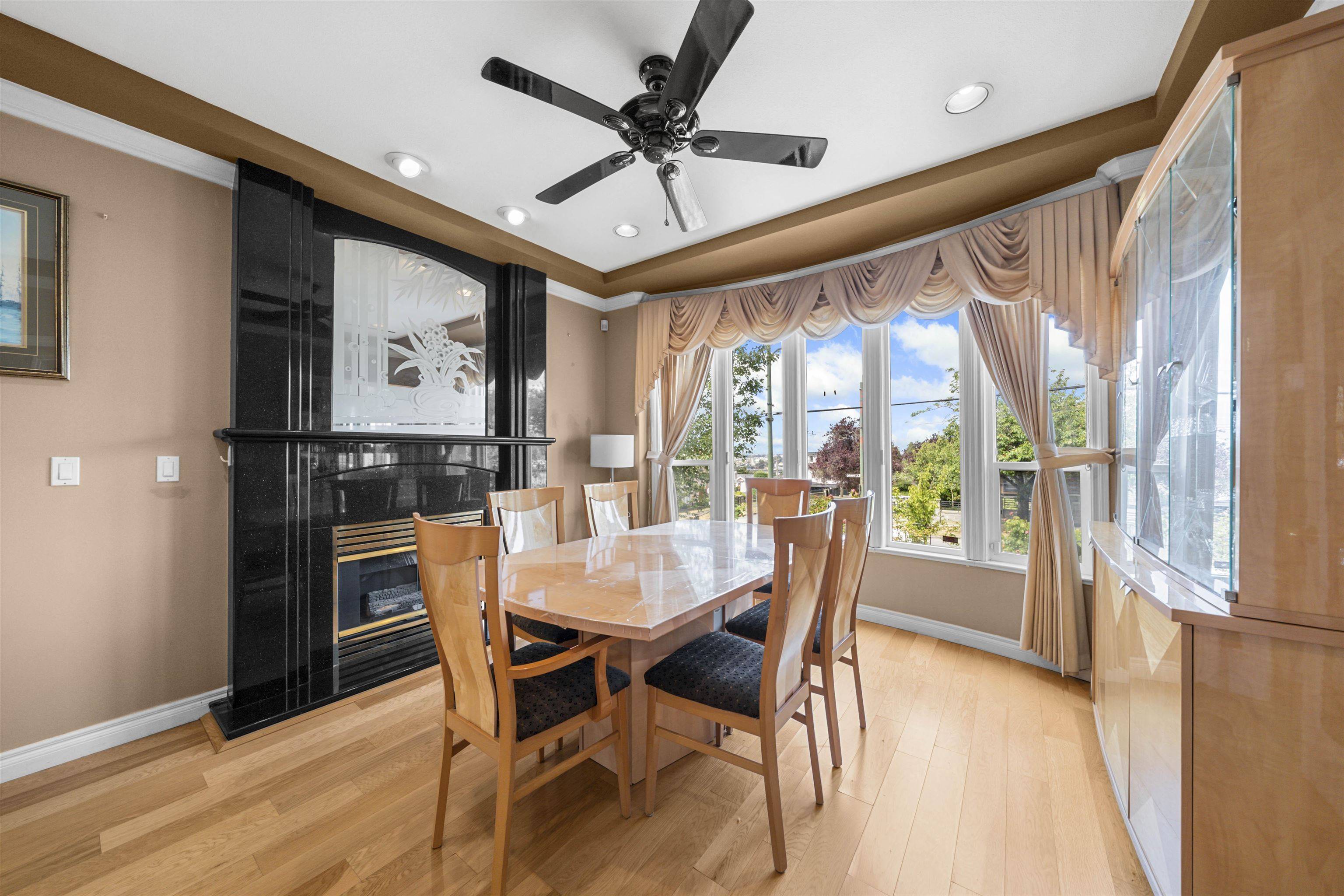 Vancouver, BC V5P 4A5,7962 Victoria DR