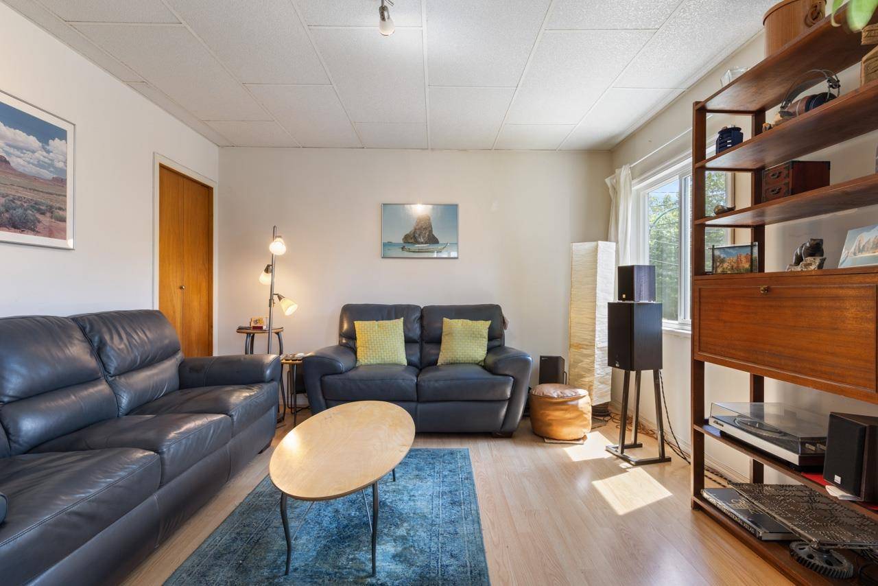 Vancouver, BC V5N 1L9,1737 E 5th AVE
