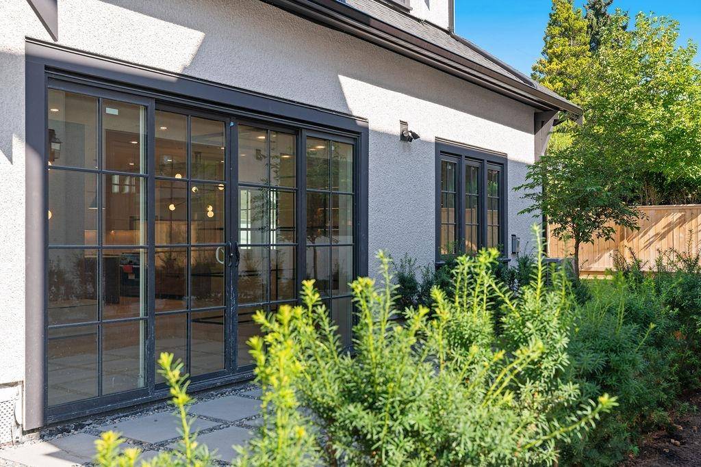 Vancouver, BC V0V 0V0,6855 Cypress ST