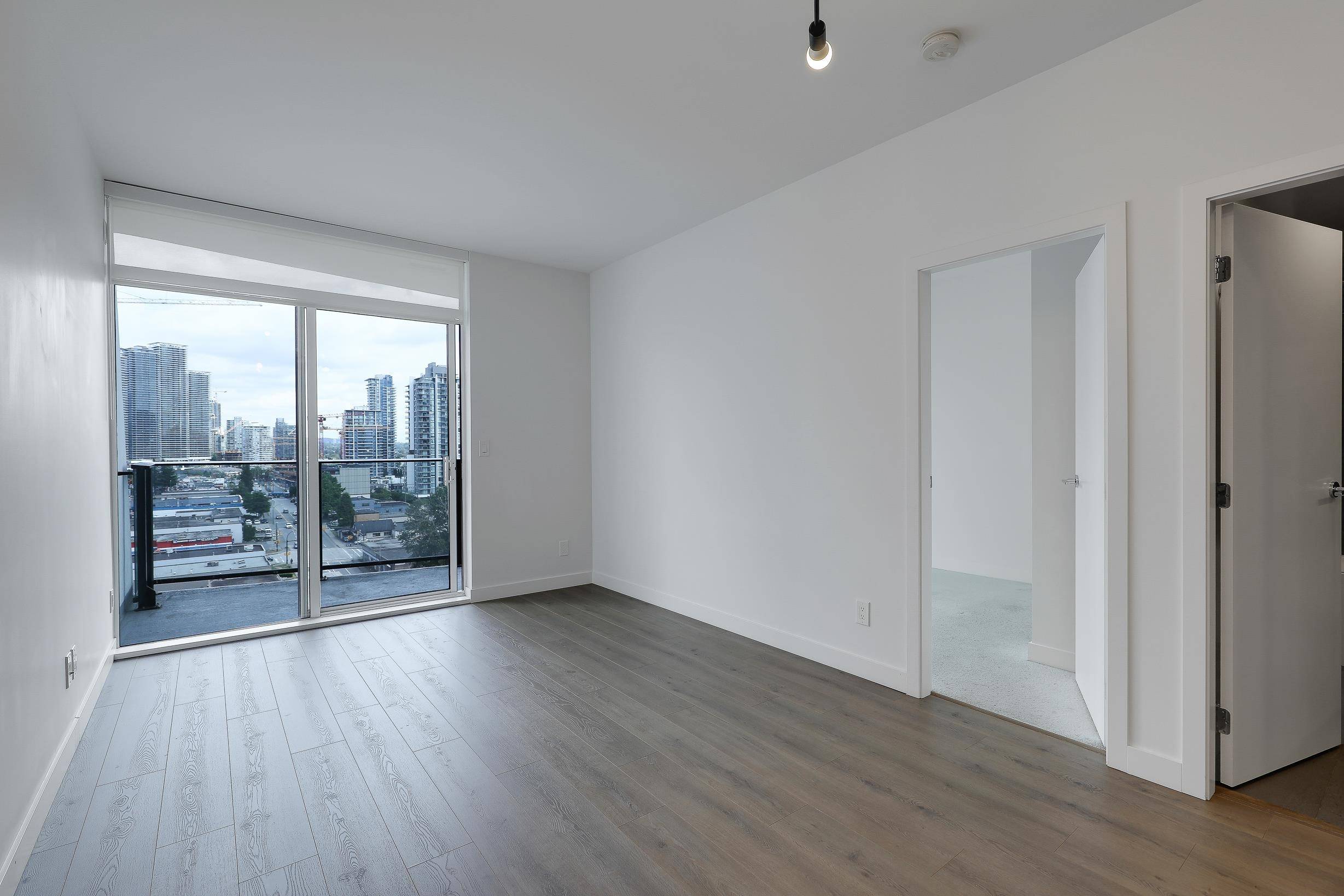 Burnaby, BC V5C 0N4,2181 Madison AVE #1308