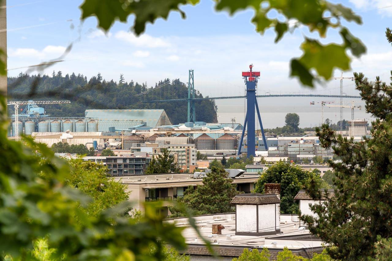 North Vancouver, BC V7L 1L5,120 E 5th ST #303
