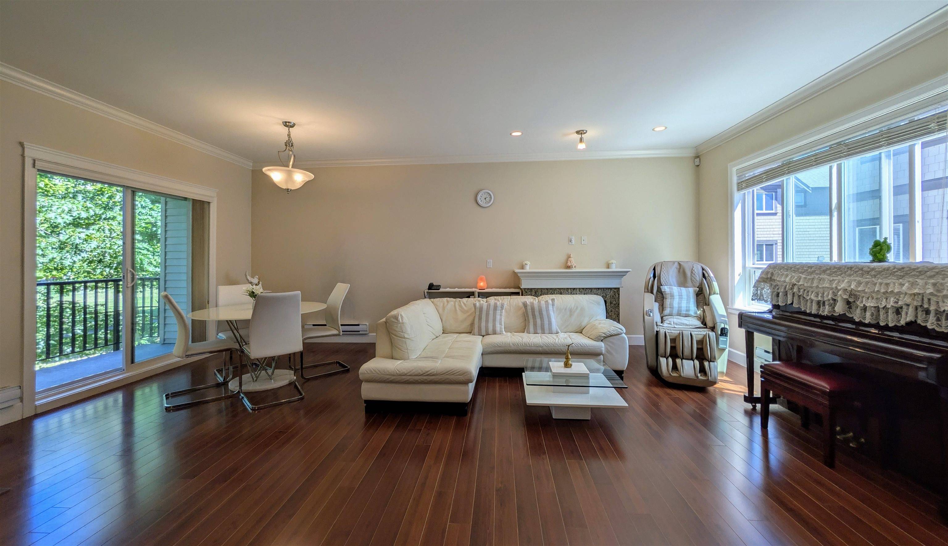 Richmond, BC V7A 1N4,10999 Steveston HWY #9