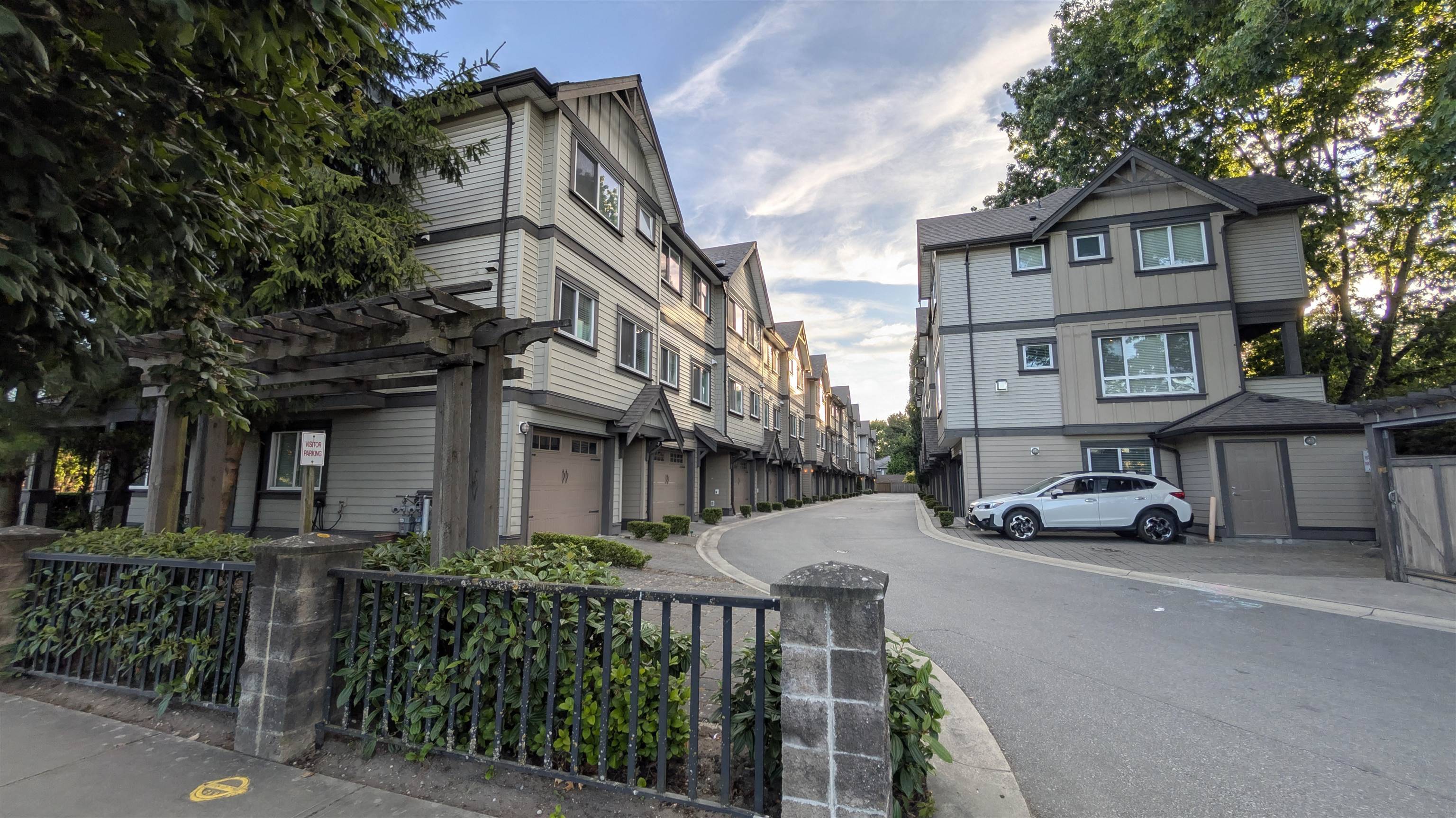 Richmond, BC V7A 1N4,10999 Steveston HWY #9