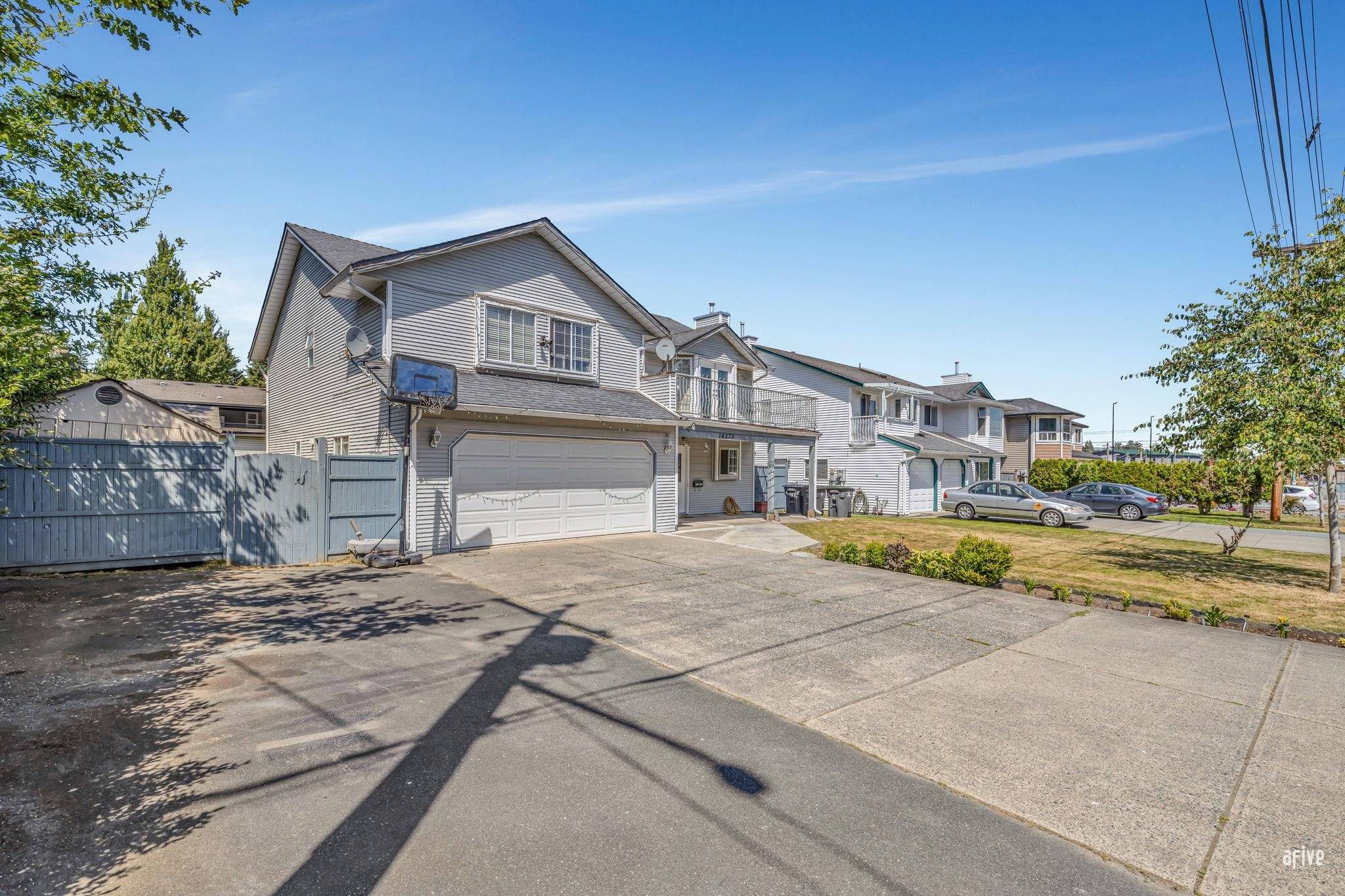 Surrey, BC V3W 2B4,14373 66 AVE