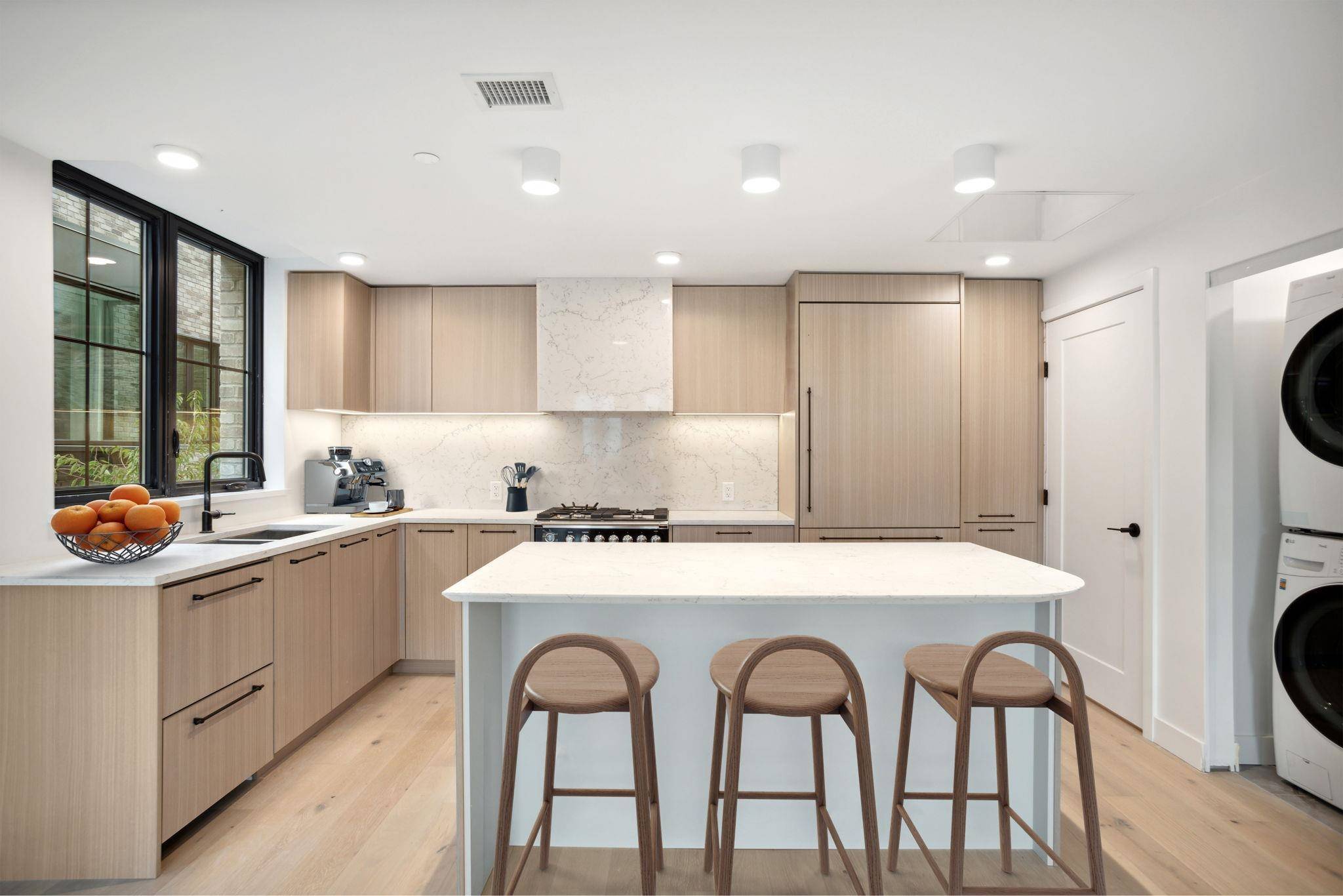 Vancouver, BC V5Y 2H8,157 W King Edward AVE #101