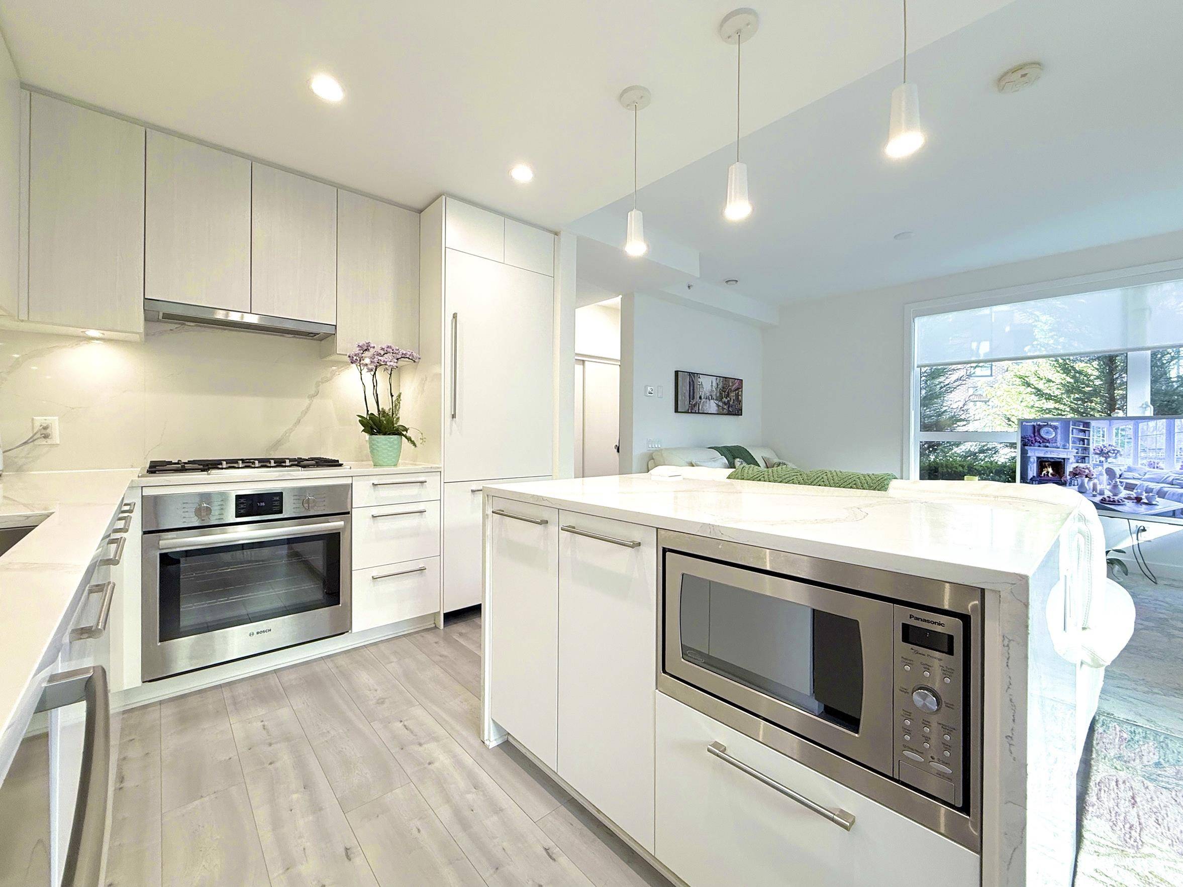 North Vancouver, BC V7P 1Y2,2035 Glenaire DR #133