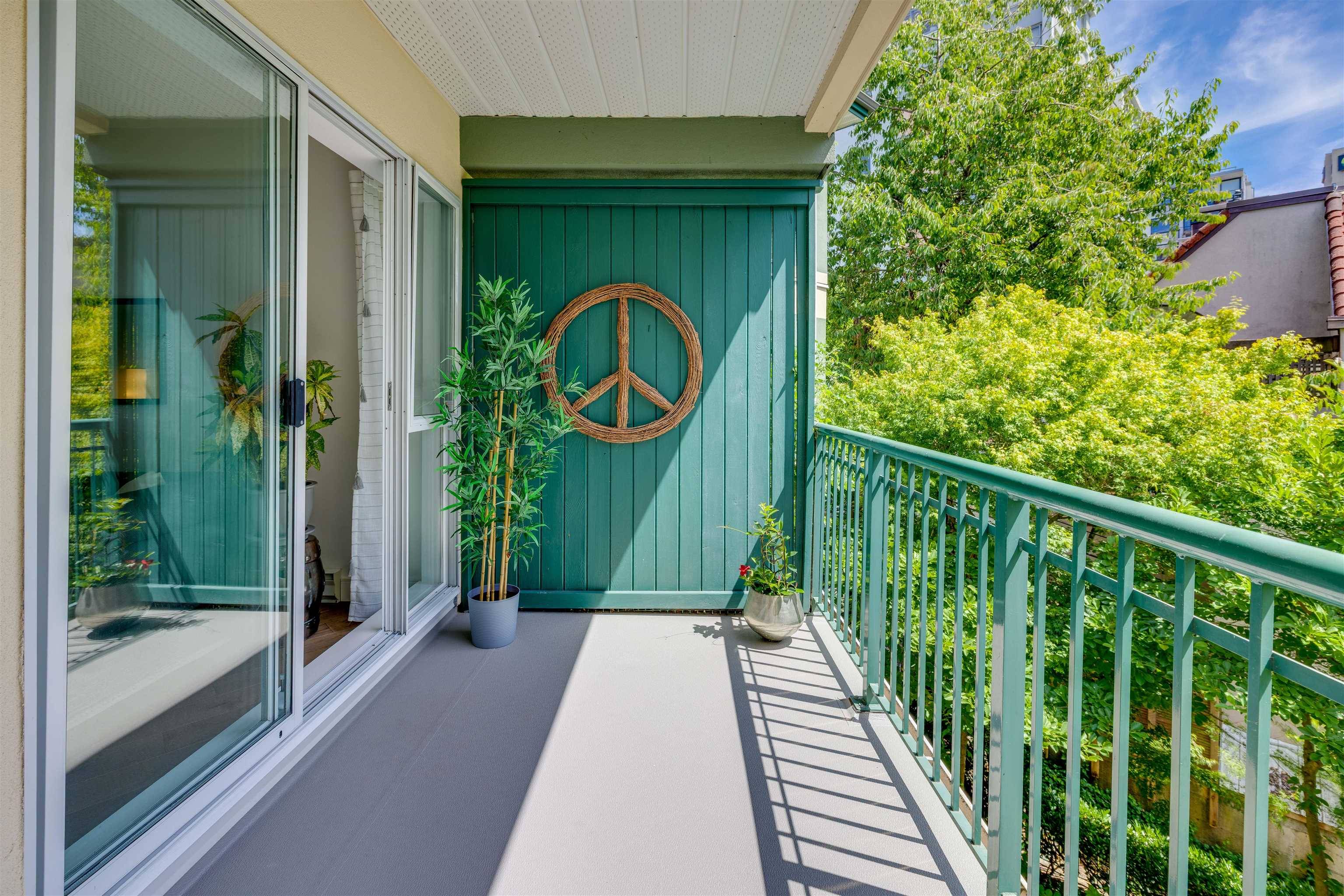 Vancouver, BC V6G 1N2,1928 Nelson ST #304