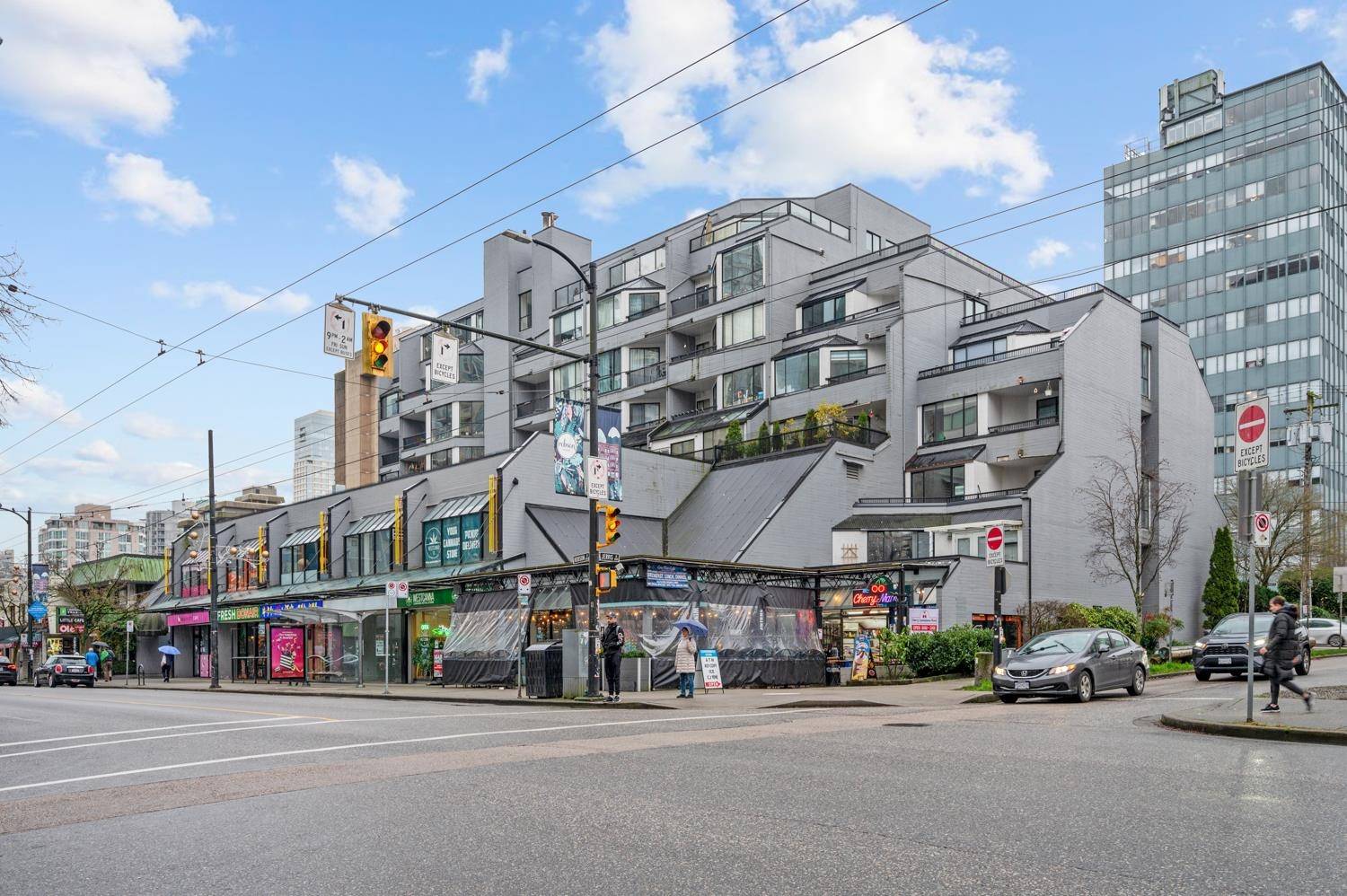 Vancouver, BC V6E 3Z6,1270 Robson ST #602