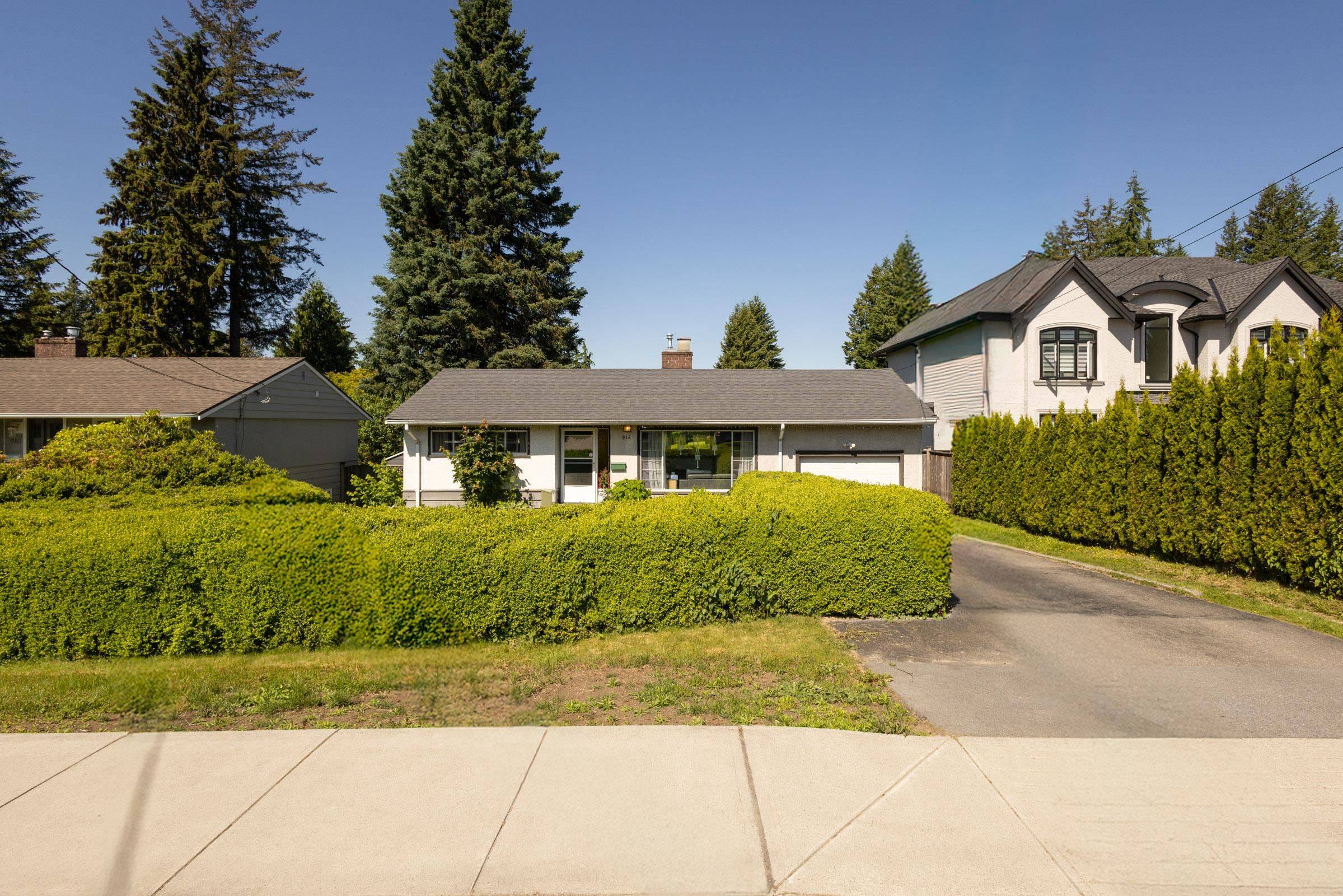 Coquitlam, BC V3J 4Z2,914 Macintosh ST