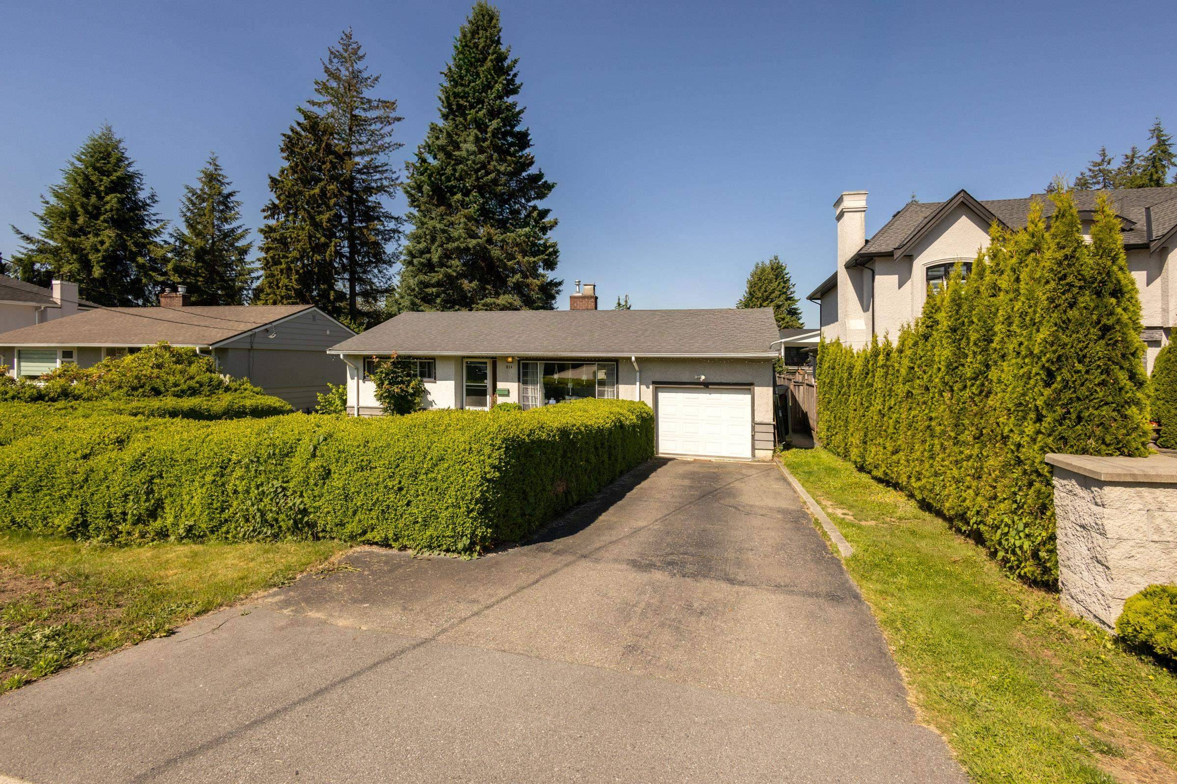 Coquitlam, BC V3J 4Z2,914 Macintosh ST