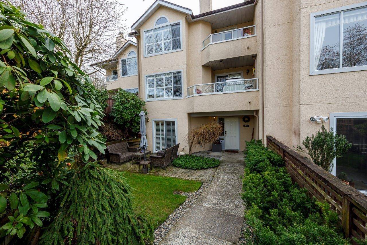North Vancouver, BC V7M 1T7,261 W 16th ST #2