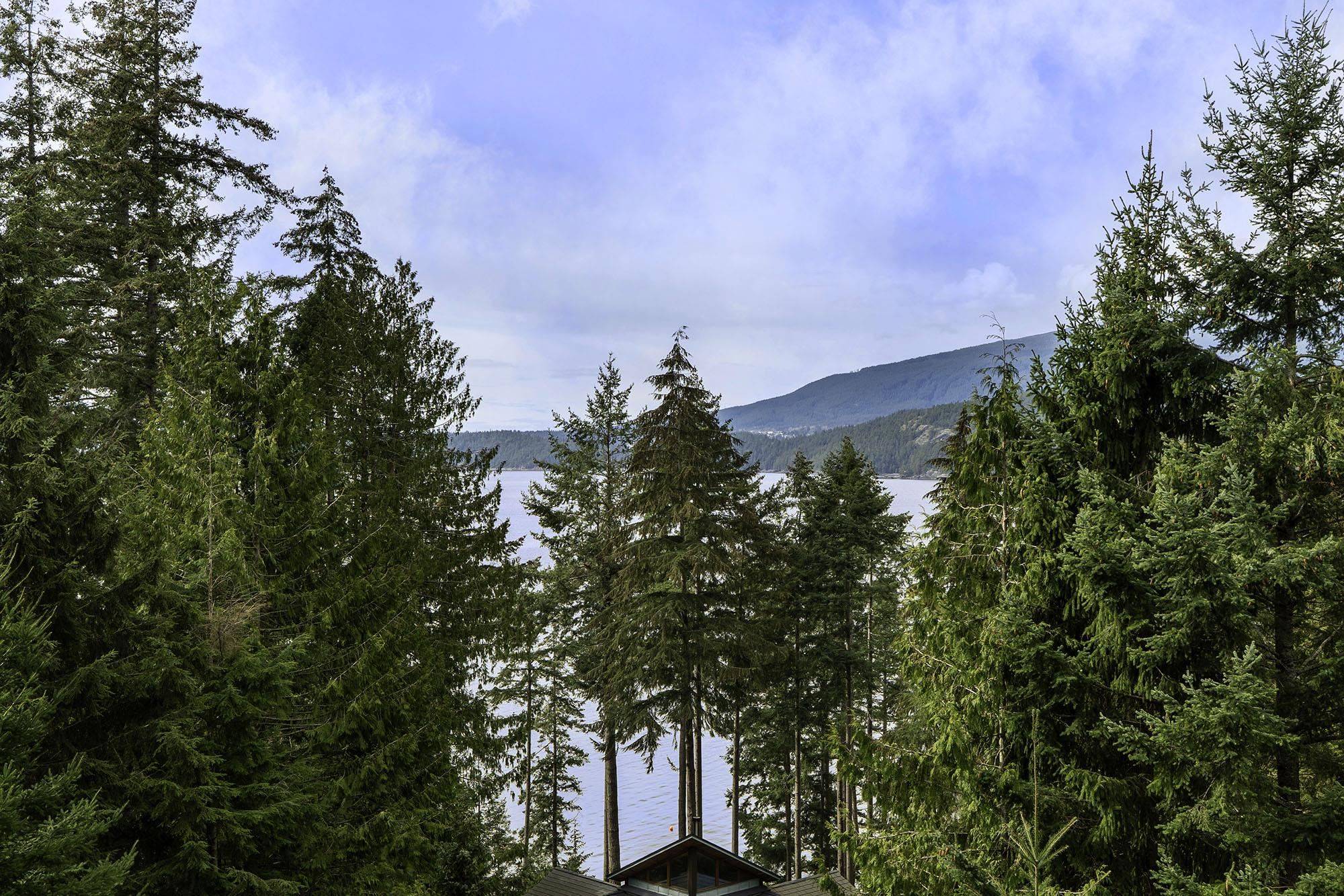 Bowen Island, BC V0N 1G2,1609 Isleview LN
