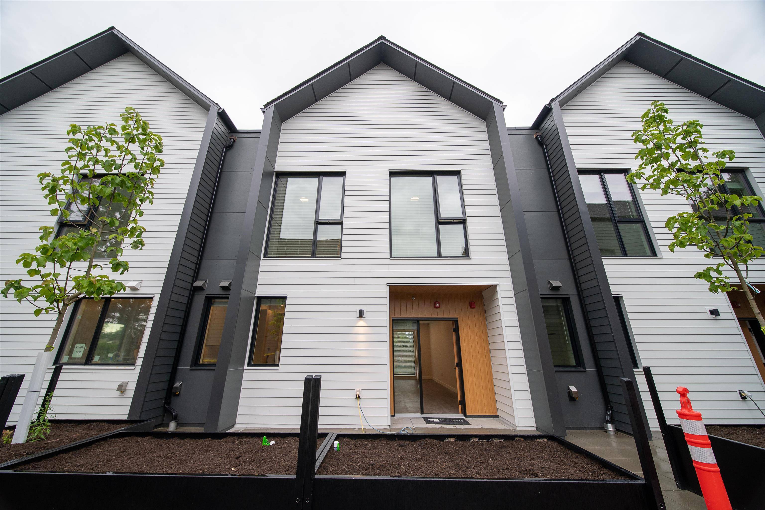 Richmond, BC V6Y 1W4,8699 Spires RD #218