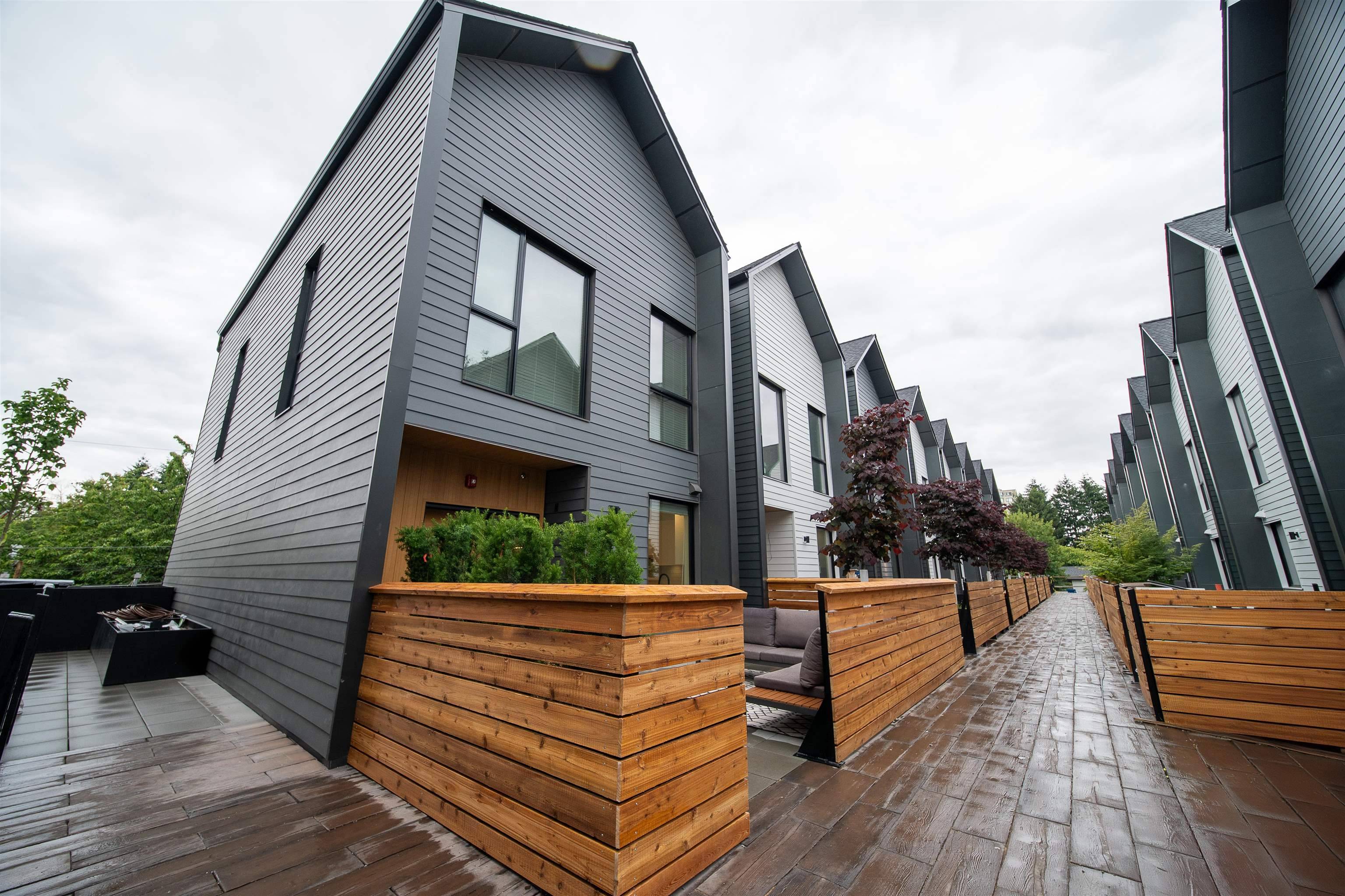 Richmond, BC V6Y 1W4,8968 Cook CRES #15