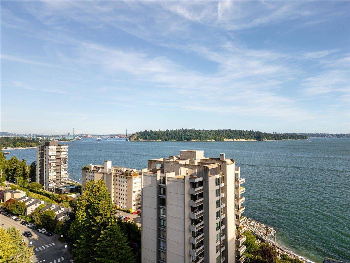 West Vancouver, BC V7V 1B5,1930 Bellevue AVE #202
