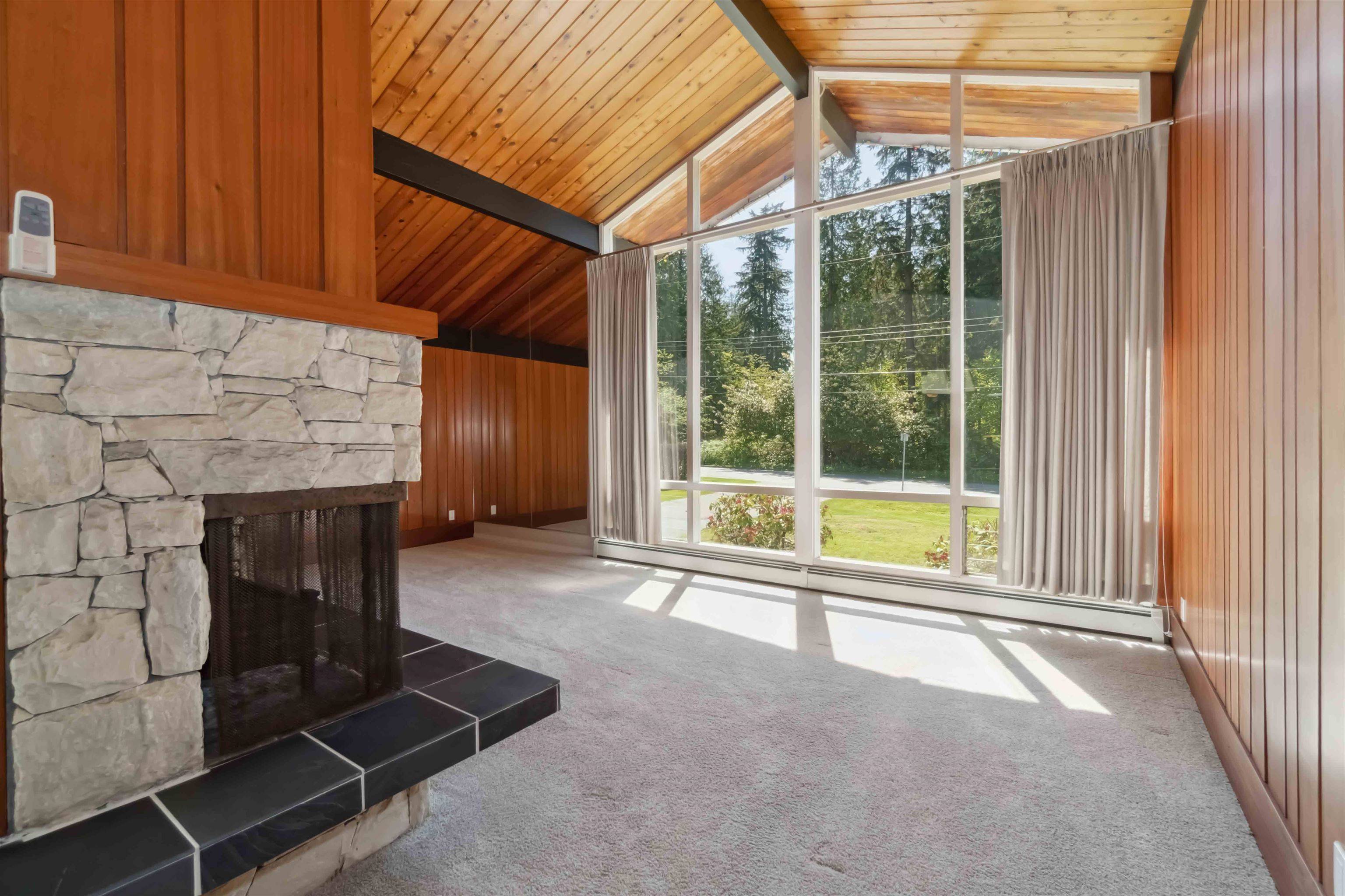 Coquitlam, BC V3J 2L8,805 Foster AVE
