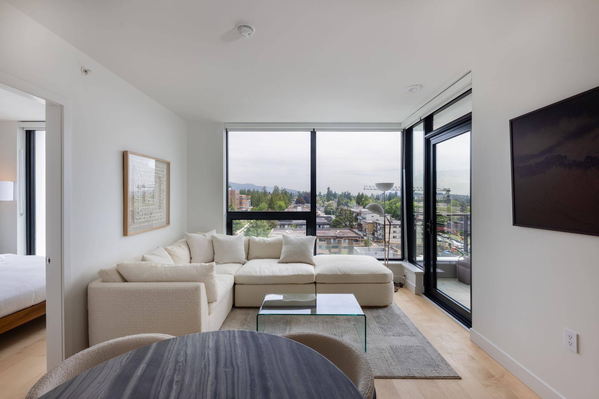 North Vancouver, BC V7L 0J8,135 E 13th ST #901