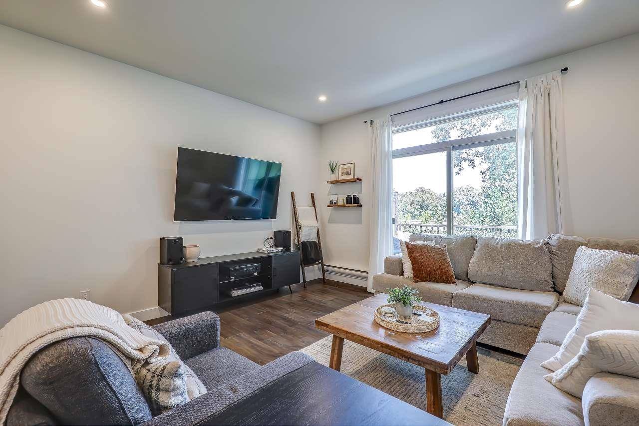 Surrey, BC V4A 4Z8,1708 King George BLVD #17