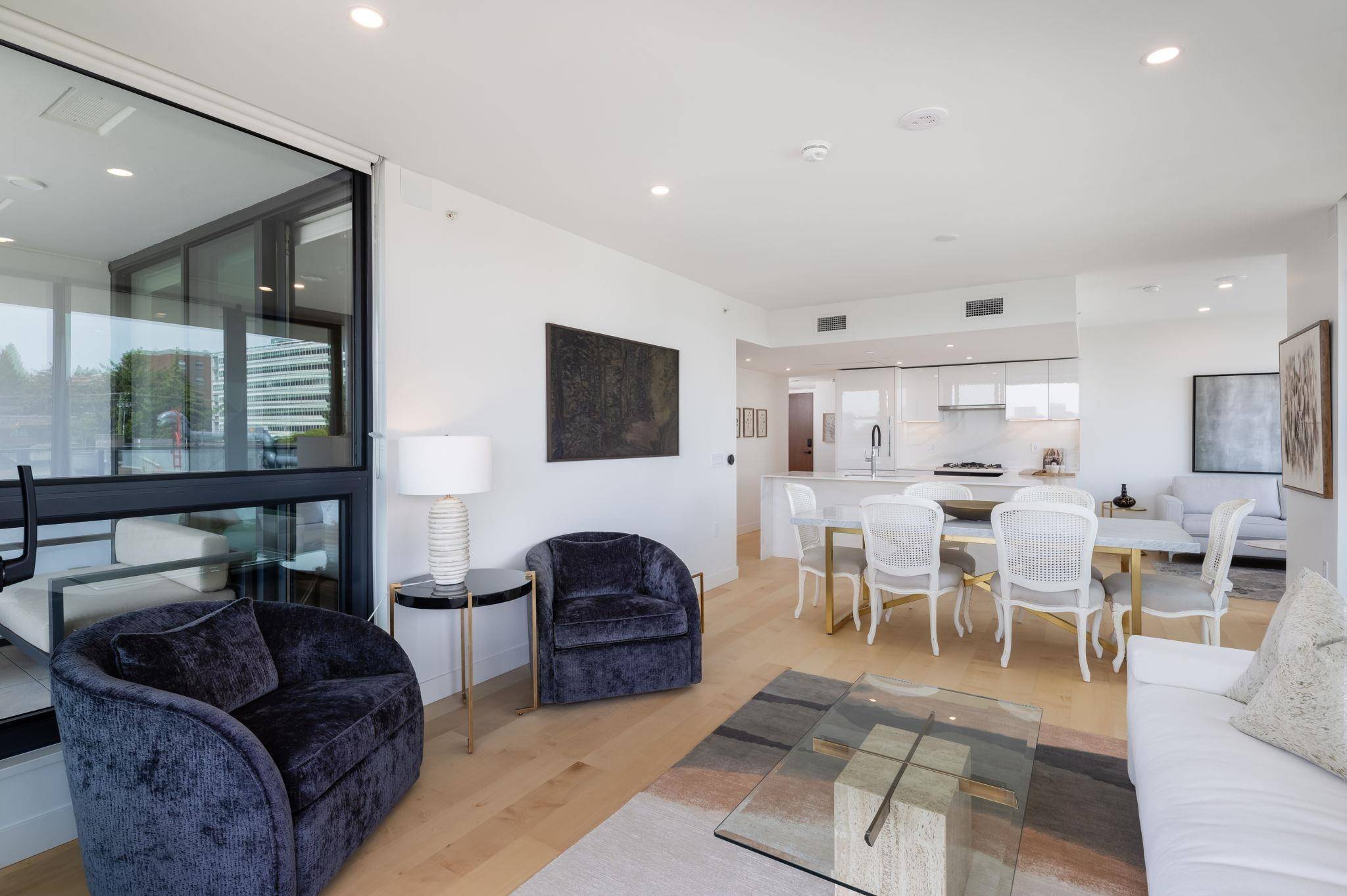 North Vancouver, BC V7L 0J8,135 E 13th ST #302